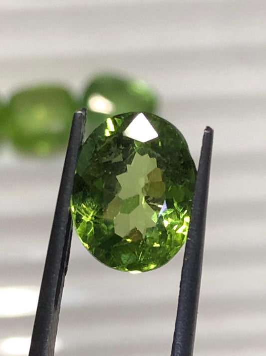 4.220 Ct Natural Peridot – Supat Valley Green Gemstone – Loose Faceted for Ring