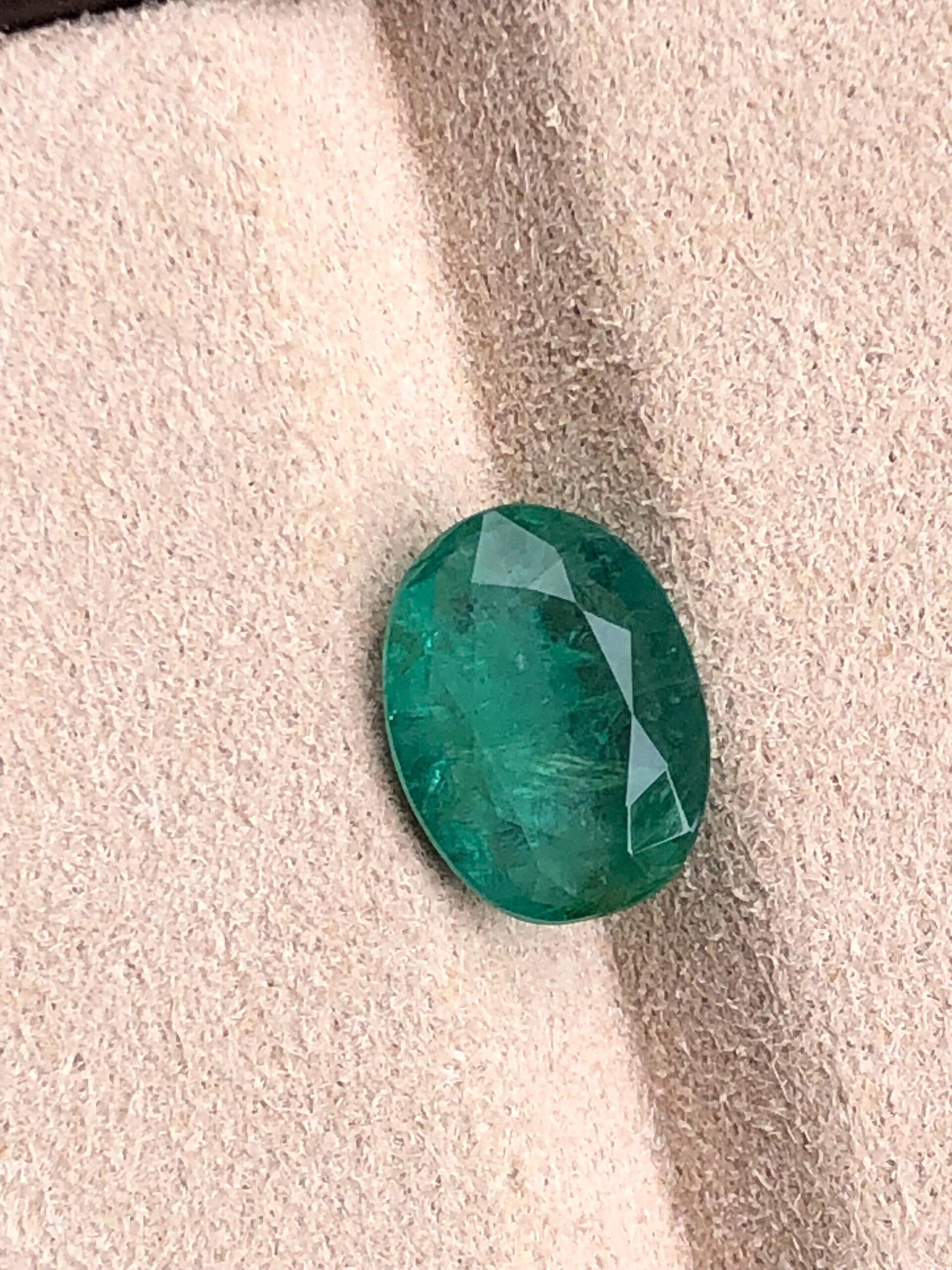 3.205 Carat Natural Emerald Oval Loose Green Gemstone for Fine Jewelry | Zambian Origin - Image 3