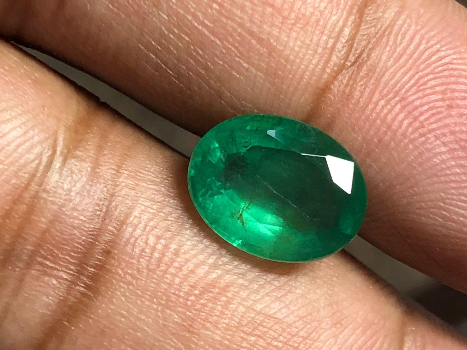 Zambian Emerald 3.250 Carat | Natural Loose Gemstone | Polished Green Stone for Jewelry - Image 4