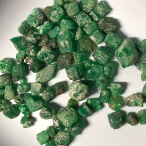 Sawat Emerald Rough Parcel – 140.455 Carats of Natural Green Crystal Rough