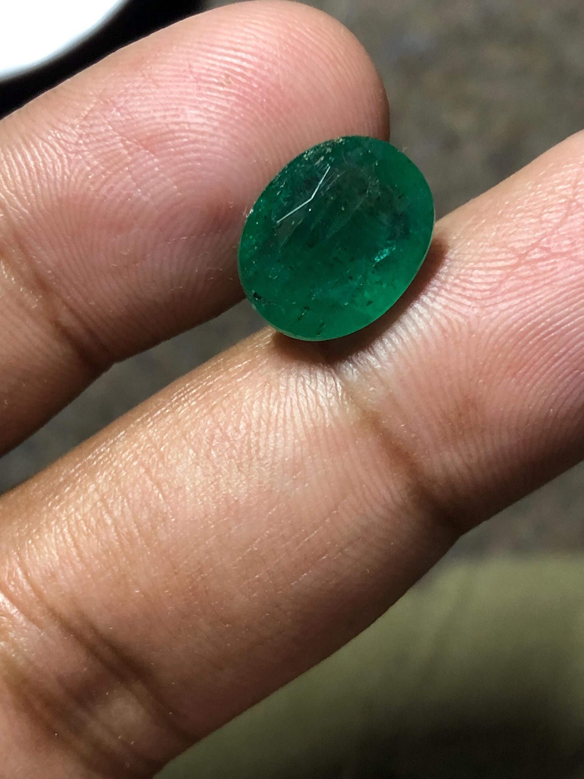 Zambian Emerald • 5.695 Carat Oval Cut Untreated Green Gemstone - Image 6