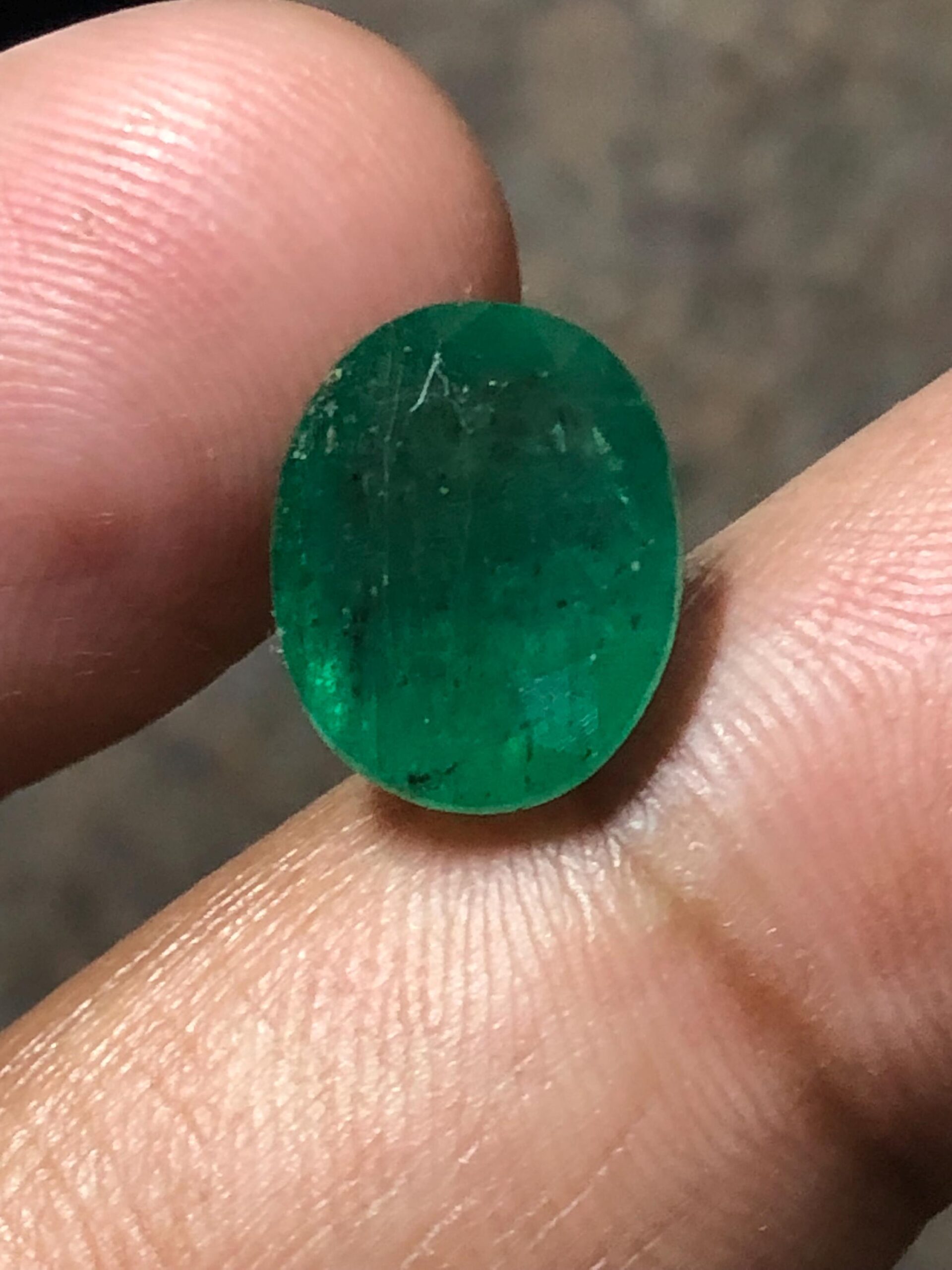 Zambian Emerald • 5.695 Carat Oval Cut Untreated Green Gemstone - Image 5