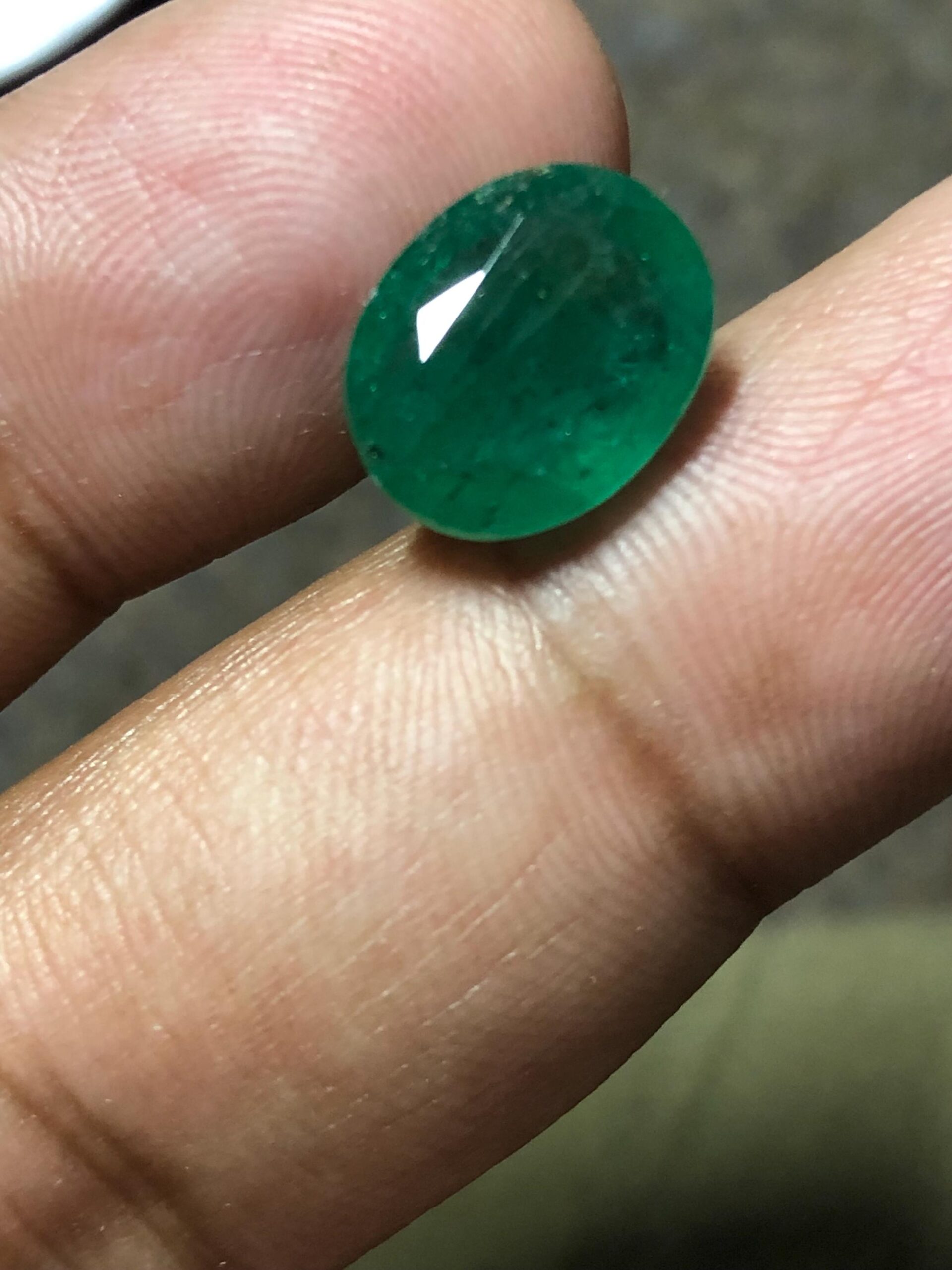 Zambian Emerald • 5.695 Carat Oval Cut Untreated Green Gemstone - Image 8
