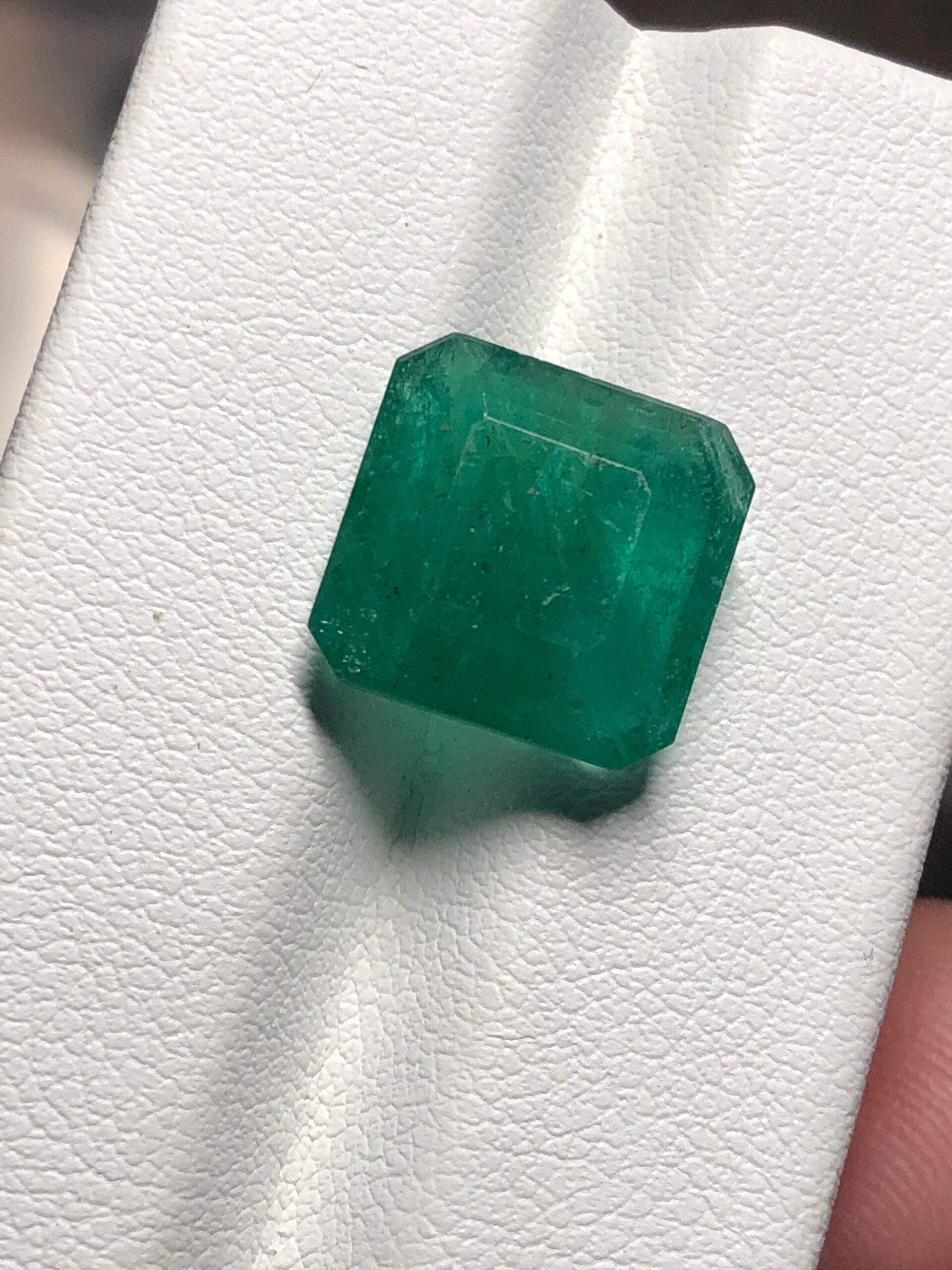 5.785 Carat Emerald Loose Green Gemstone Oval Cut - Origin Zambia - Image 5