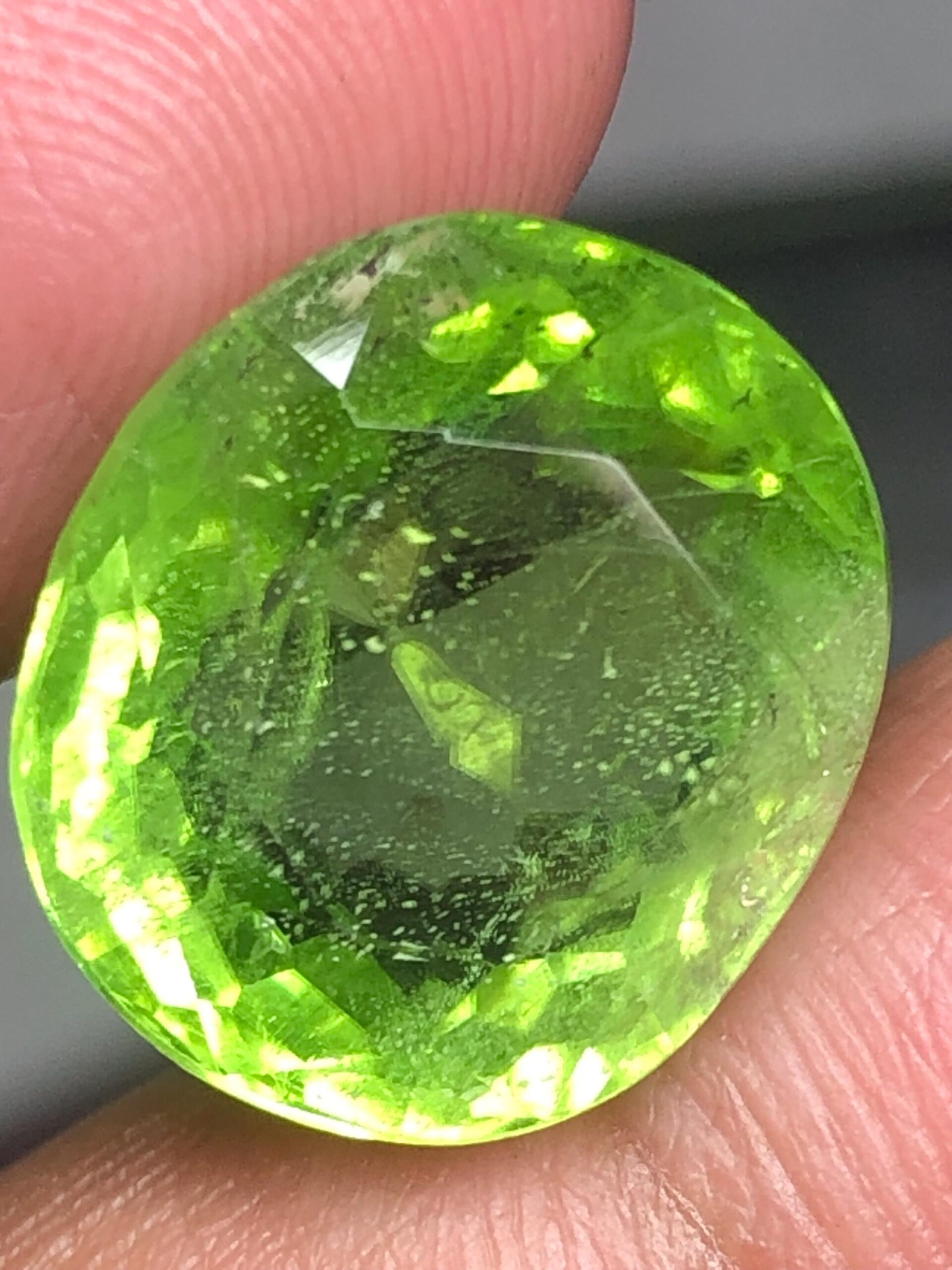 Natural 15.795 Carat Suppat Valley Peridot | Green Cushion Cut Loose Gemstone - Image 5