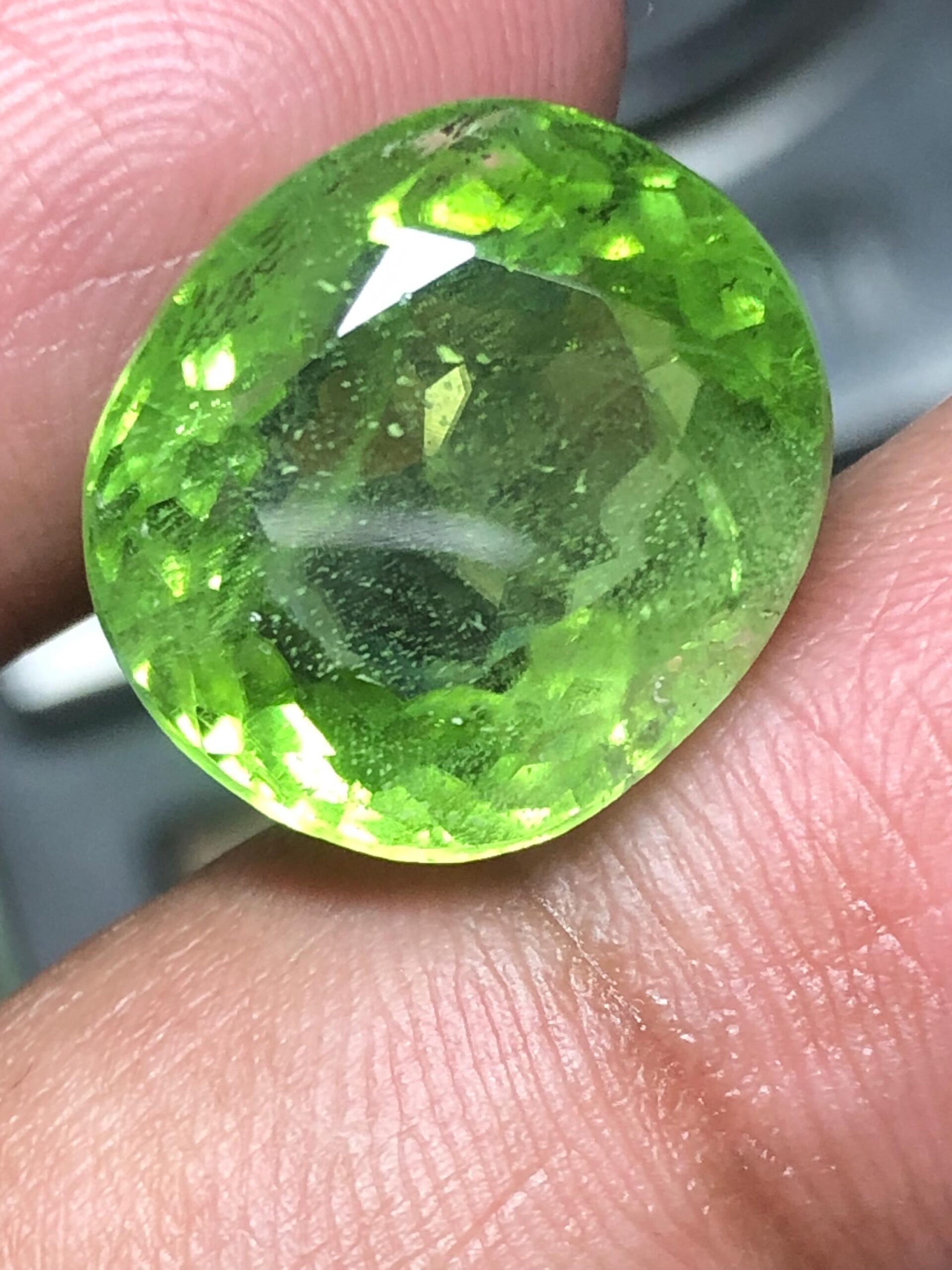 Natural 15.795 Carat Suppat Valley Peridot | Green Cushion Cut Loose Gemstone - Image 7