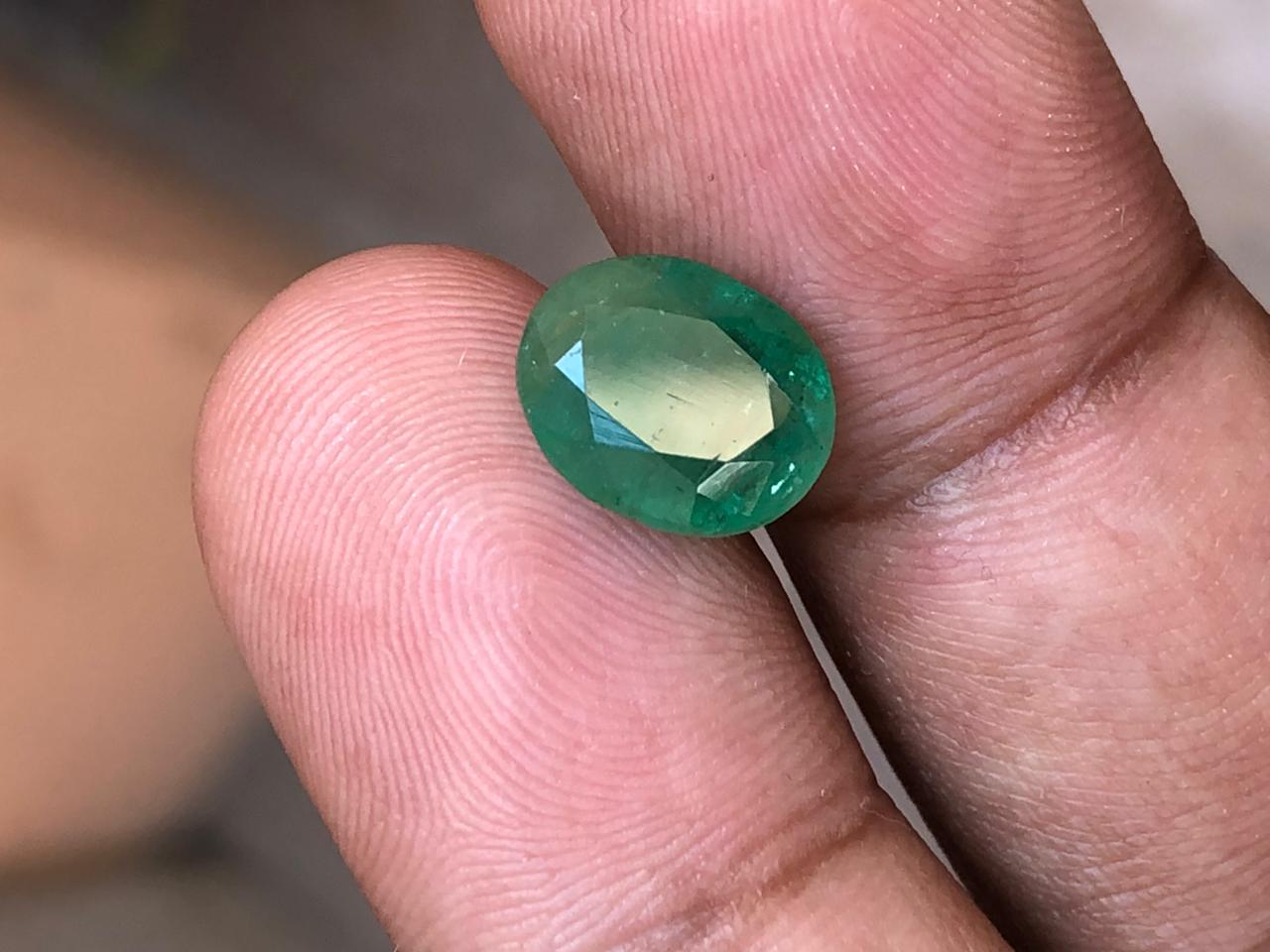 3.30 ct Natural Zambian Emerald – Loose Gemstone – Oval Cut – Green Emerald for Jewelry Making - Image 4