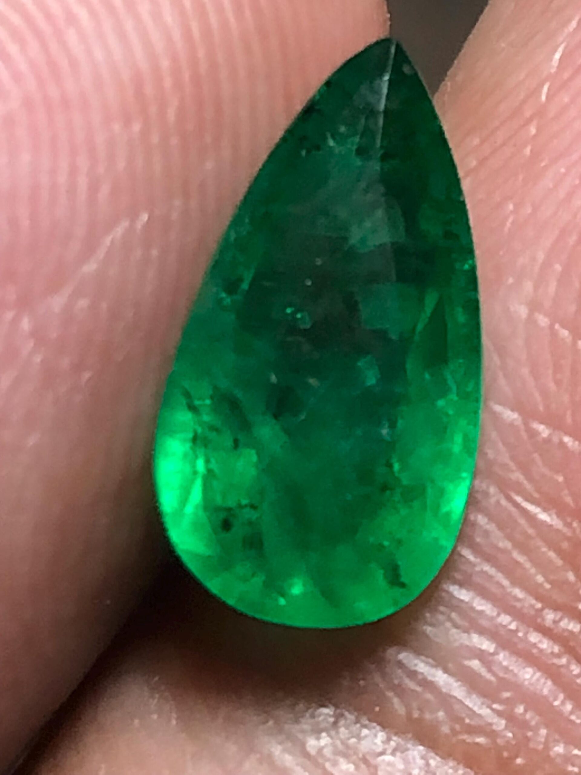 Swat Emerald Gemstone | 1.345 Carat Pear Cut, Pakistan - Image 2