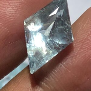 Natural Aquamarine Gemstone | 6.48 Carat Sky Blue, Hand Cut