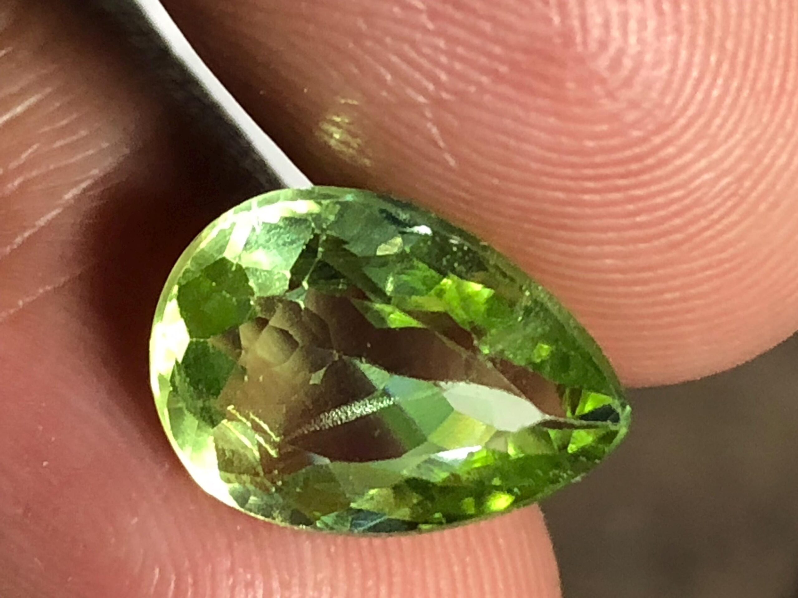 Natural Peridot 4.08 Ct | Oval Cut | Pakistan Mine | Bright Green Loose Gemstone for Jewelry - Image 5