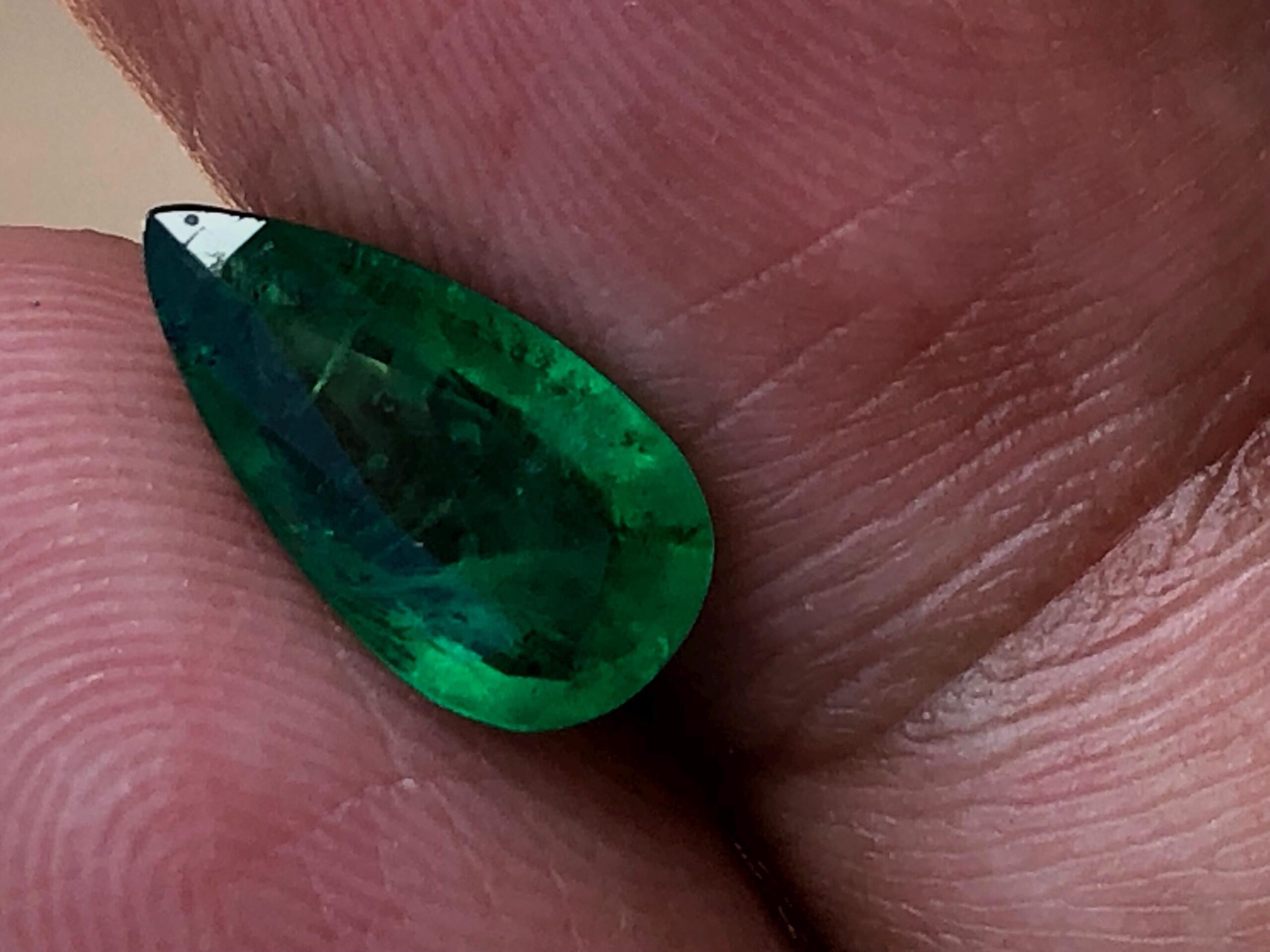Swat Emerald Gemstone | 1.345 Carat Pear Cut, Pakistan - Image 8