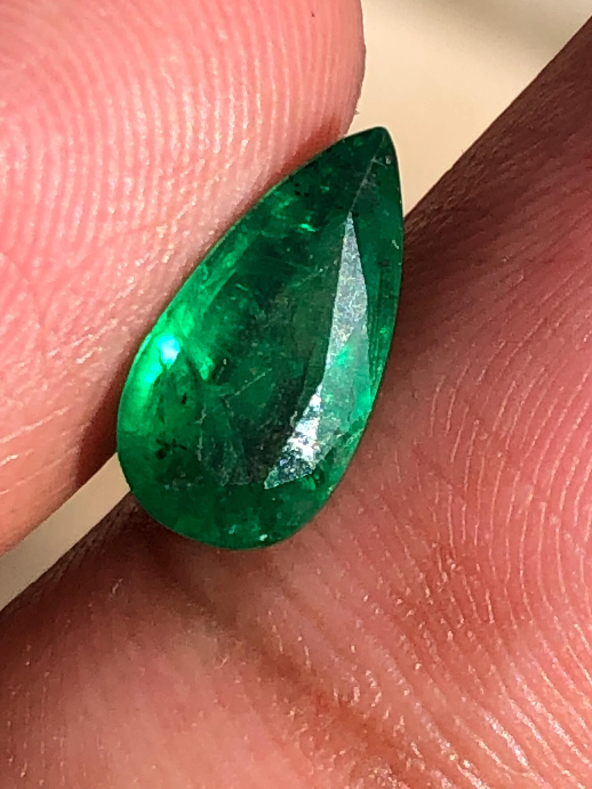 Swat Emerald Gemstone | 1.345 Carat Pear Cut, Pakistan - Image 4