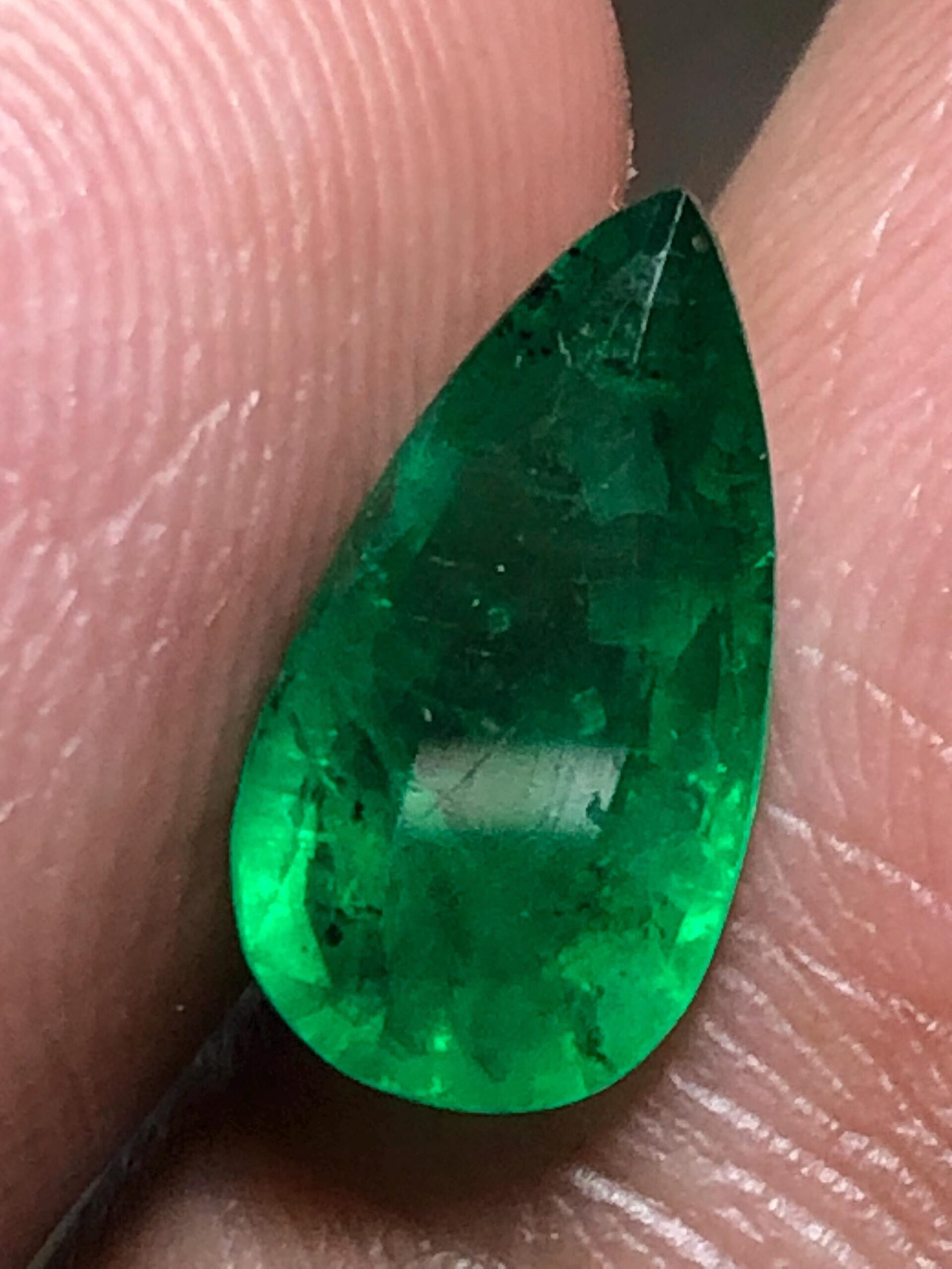 Swat Emerald Gemstone | 1.345 Carat Pear Cut, Pakistan - Image 3