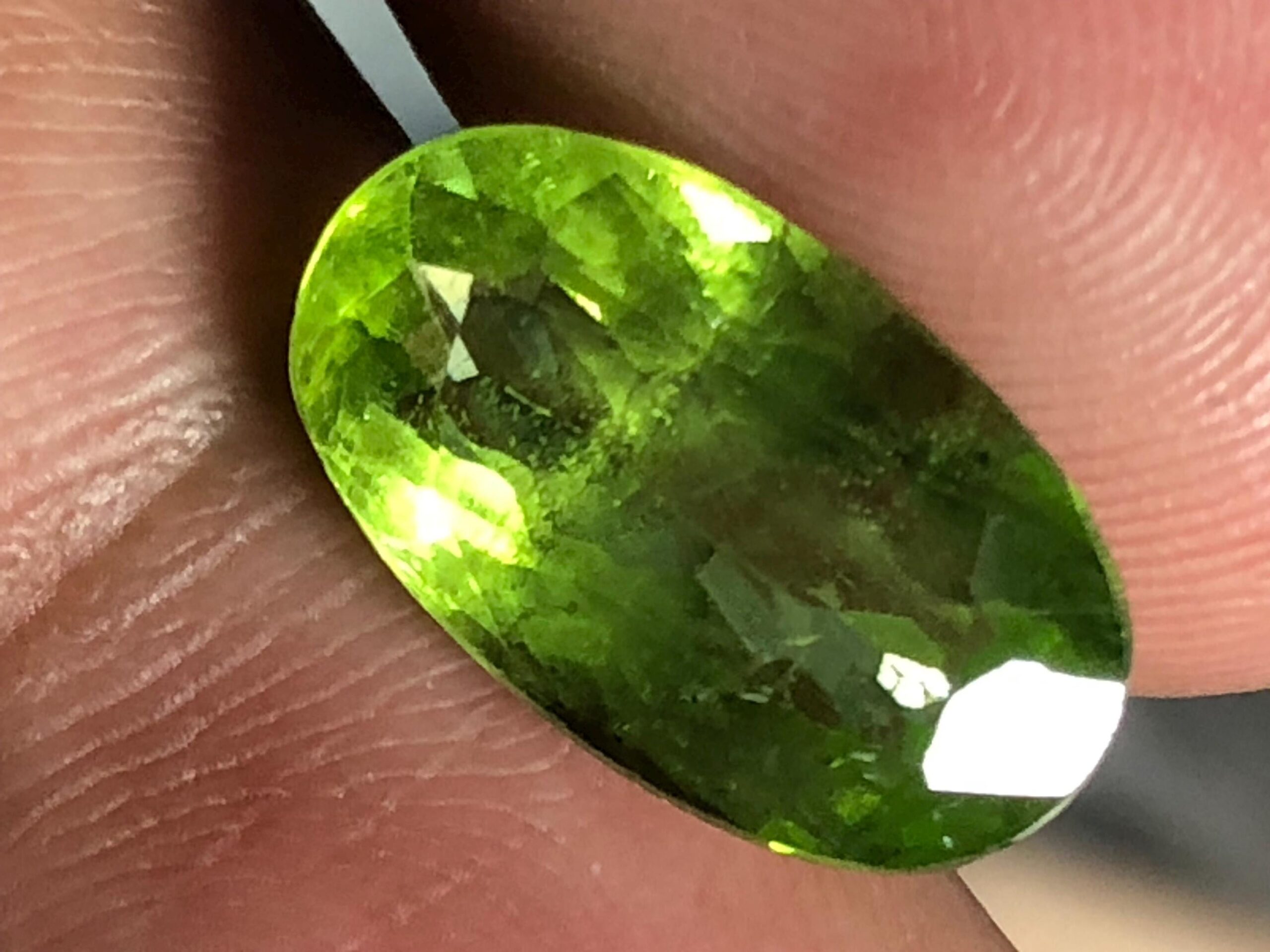 Oval Cut Peridot Gemstone 5.965 Ct | Bright Green August Birthstone, Pakistan Mine - Image 5