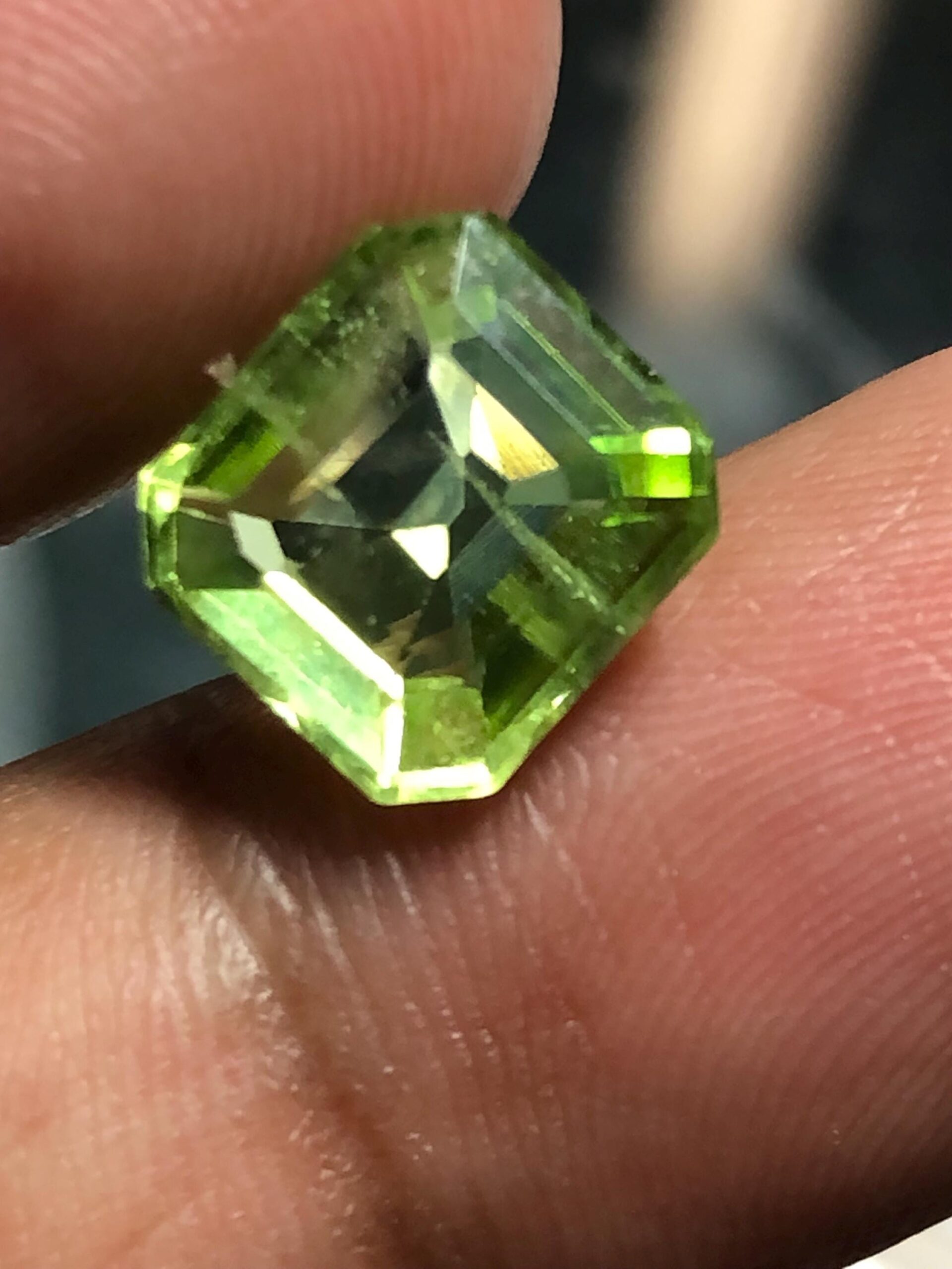 Natural Bright Green Peridot Gemstone | 4.825 Ct Square Cushion Cut, Pakistan - Image 4