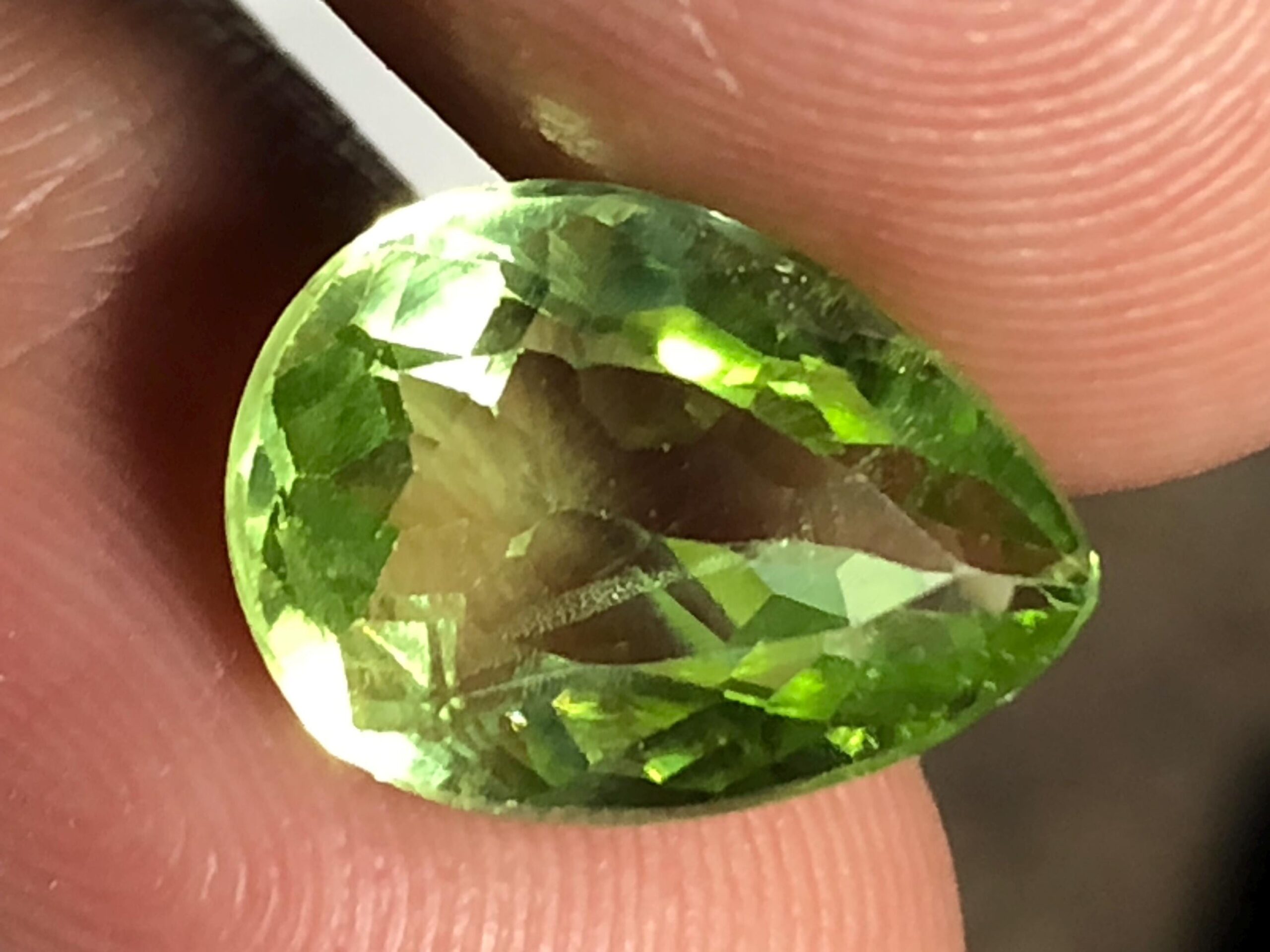 Natural Peridot 4.08 Ct | Oval Cut | Pakistan Mine | Bright Green Loose Gemstone for Jewelry - Image 6