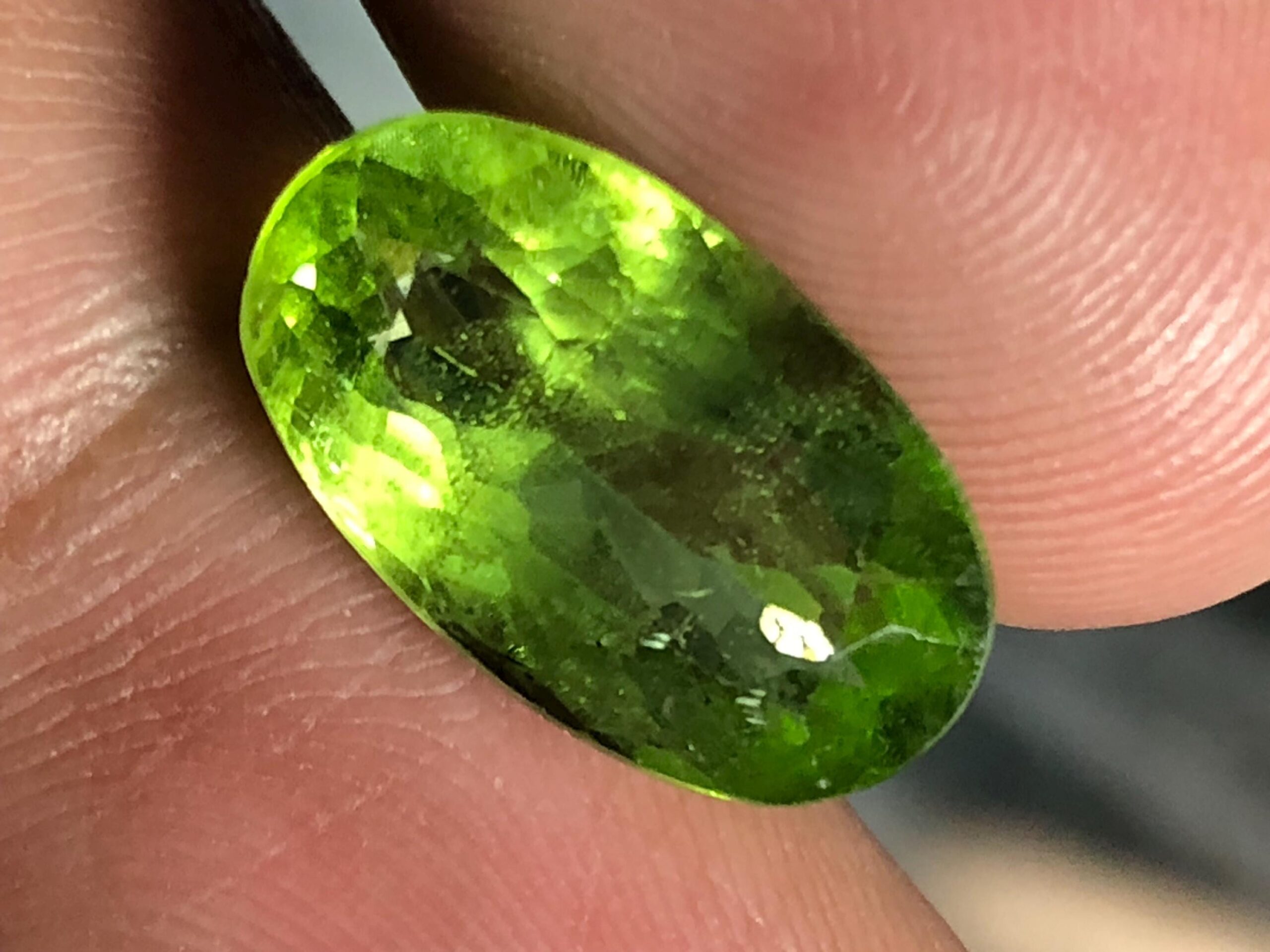Oval Cut Peridot Gemstone 5.965 Ct | Bright Green August Birthstone, Pakistan Mine - Image 4