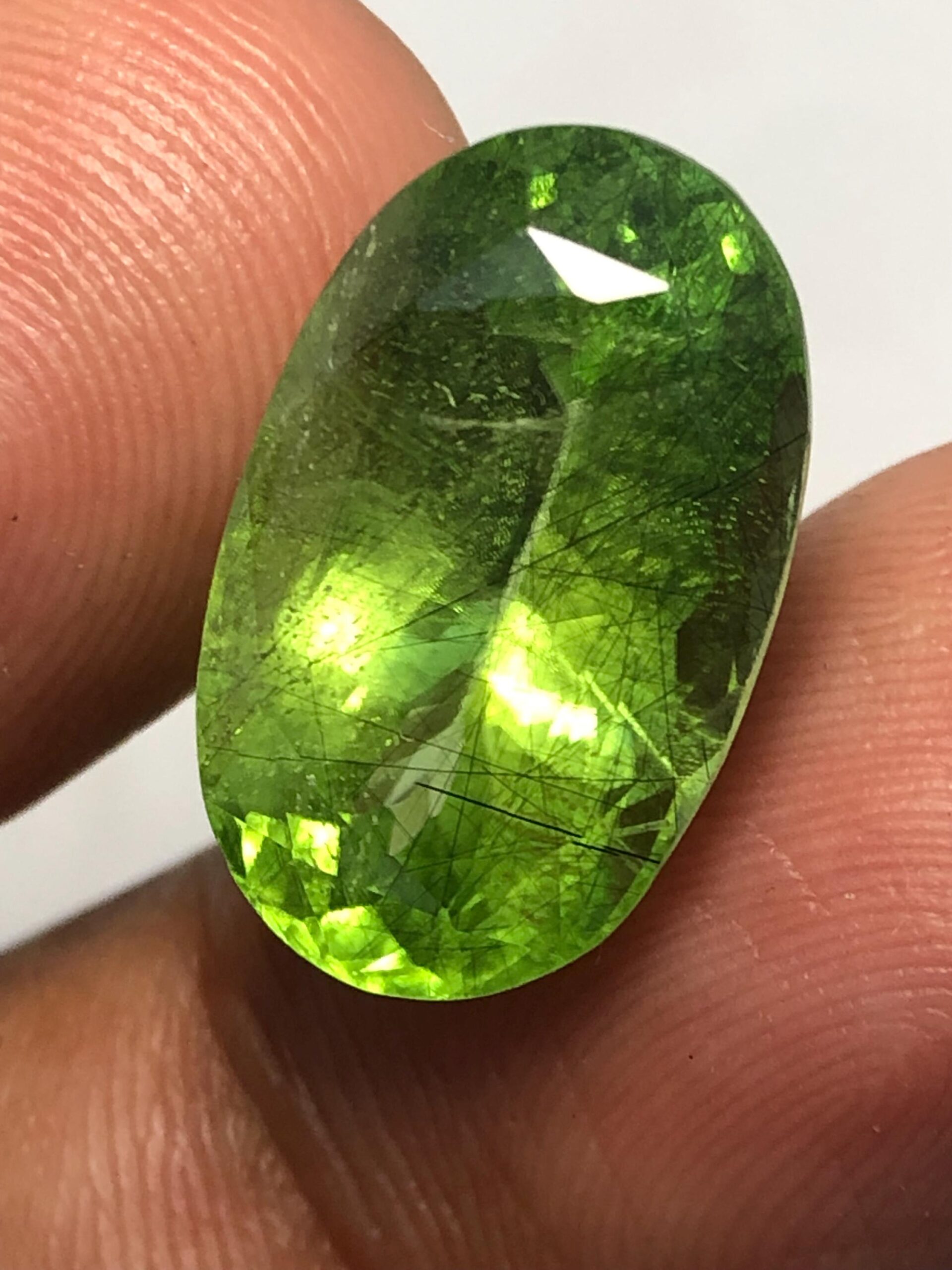 Natural Rutile Peridot Gemstone – Pakistan Green Oval Cut, 13.770 Carat - Image 5