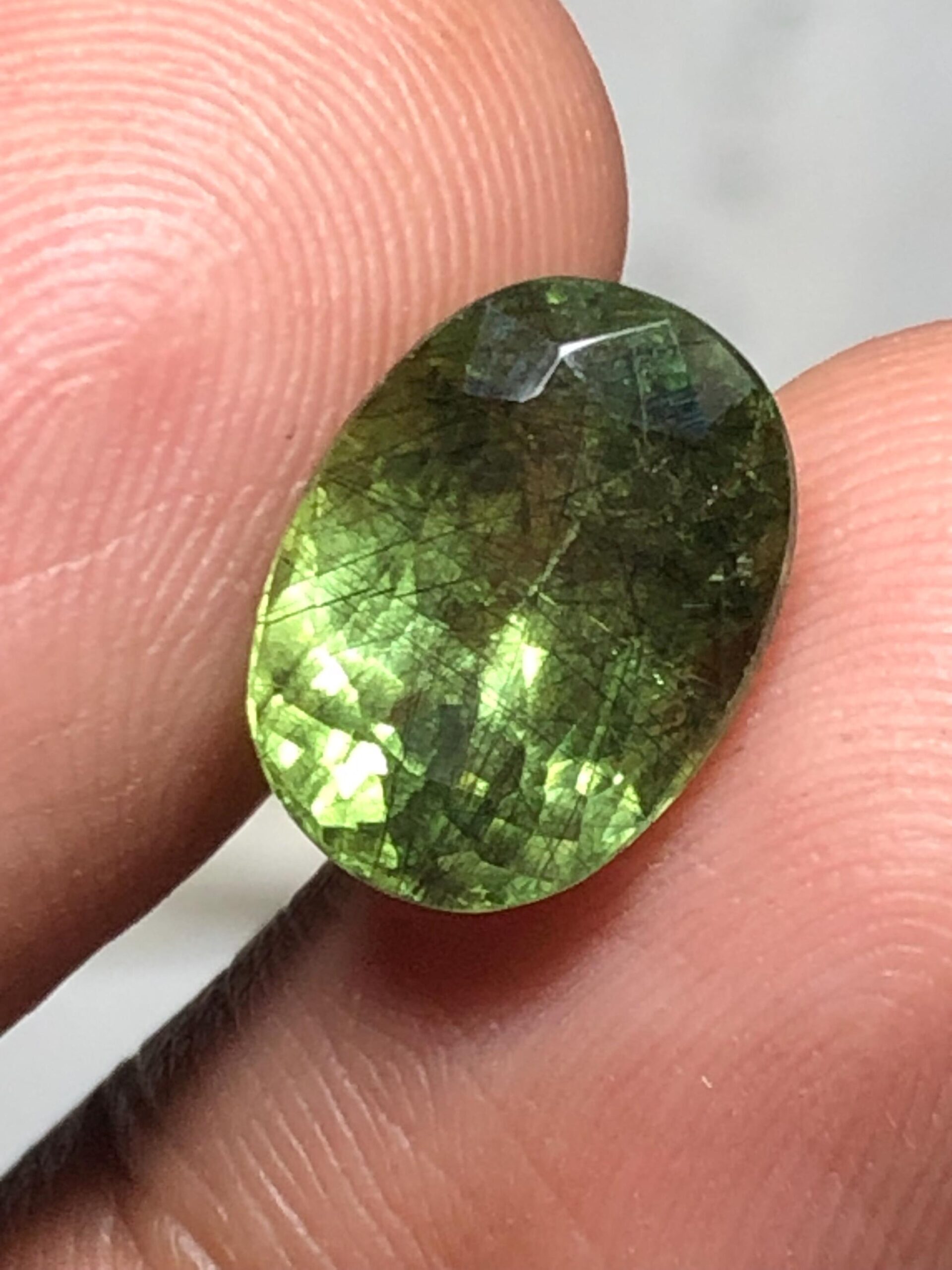 Natural Rutile Peridot Gemstone – 4.755 Carat Oval Cut, Pakistan Origin - Image 3