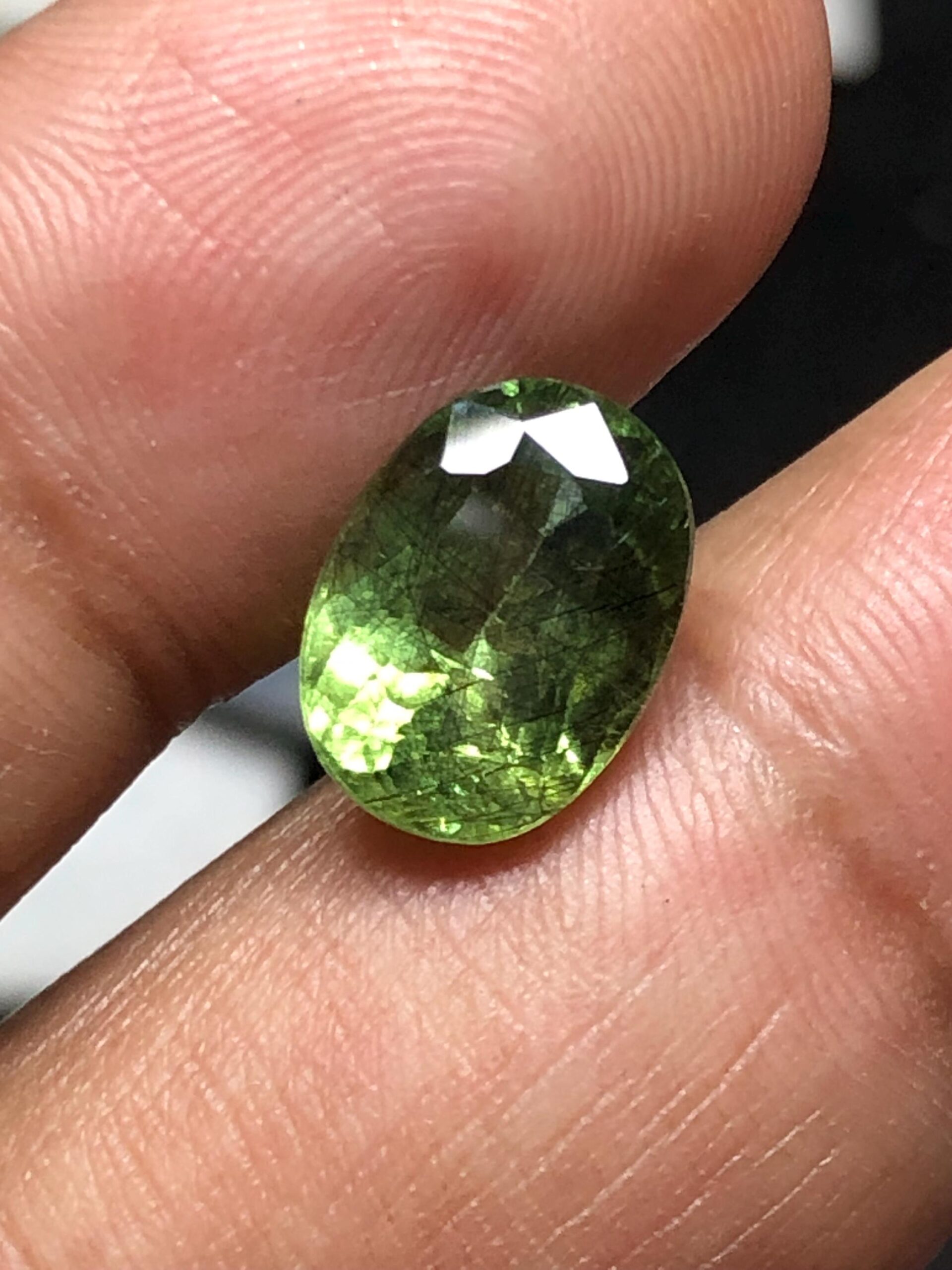 Natural Rutile Peridot Gemstone – 4.755 Carat Oval Cut, Pakistan Origin - Image 4
