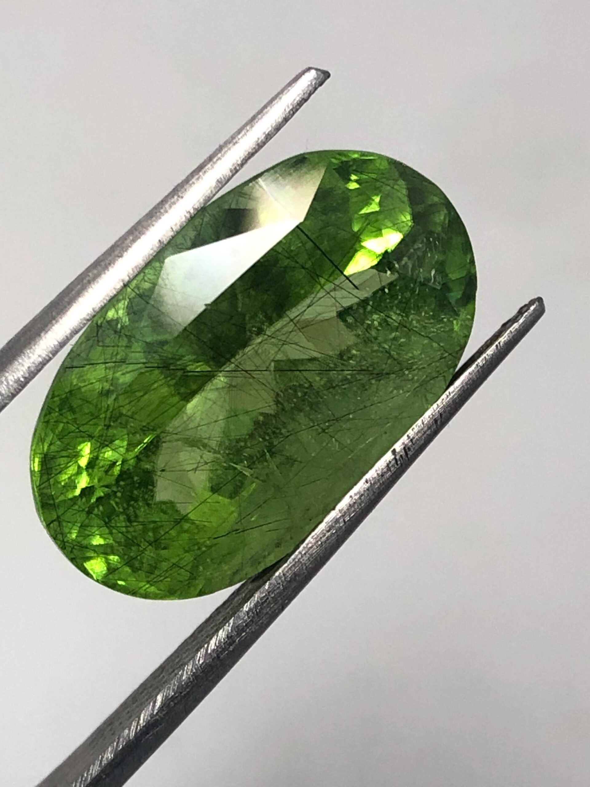 Natural Rutile Peridot Gemstone – Pakistan Green Oval Cut, 13.770 Carat - Image 6