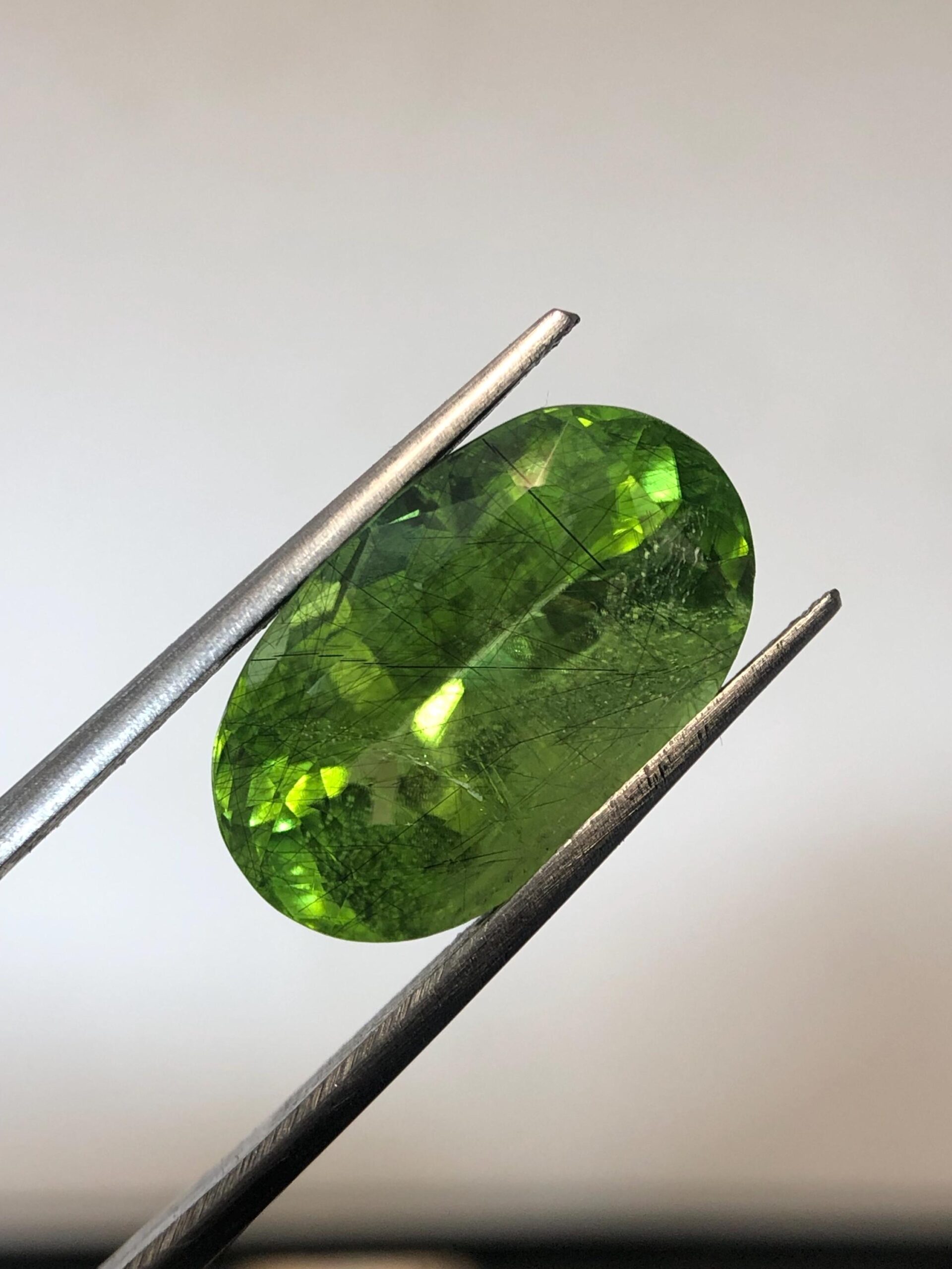 Natural Rutile Peridot Gemstone – Pakistan Green Oval Cut, 13.770 Carat - Image 3