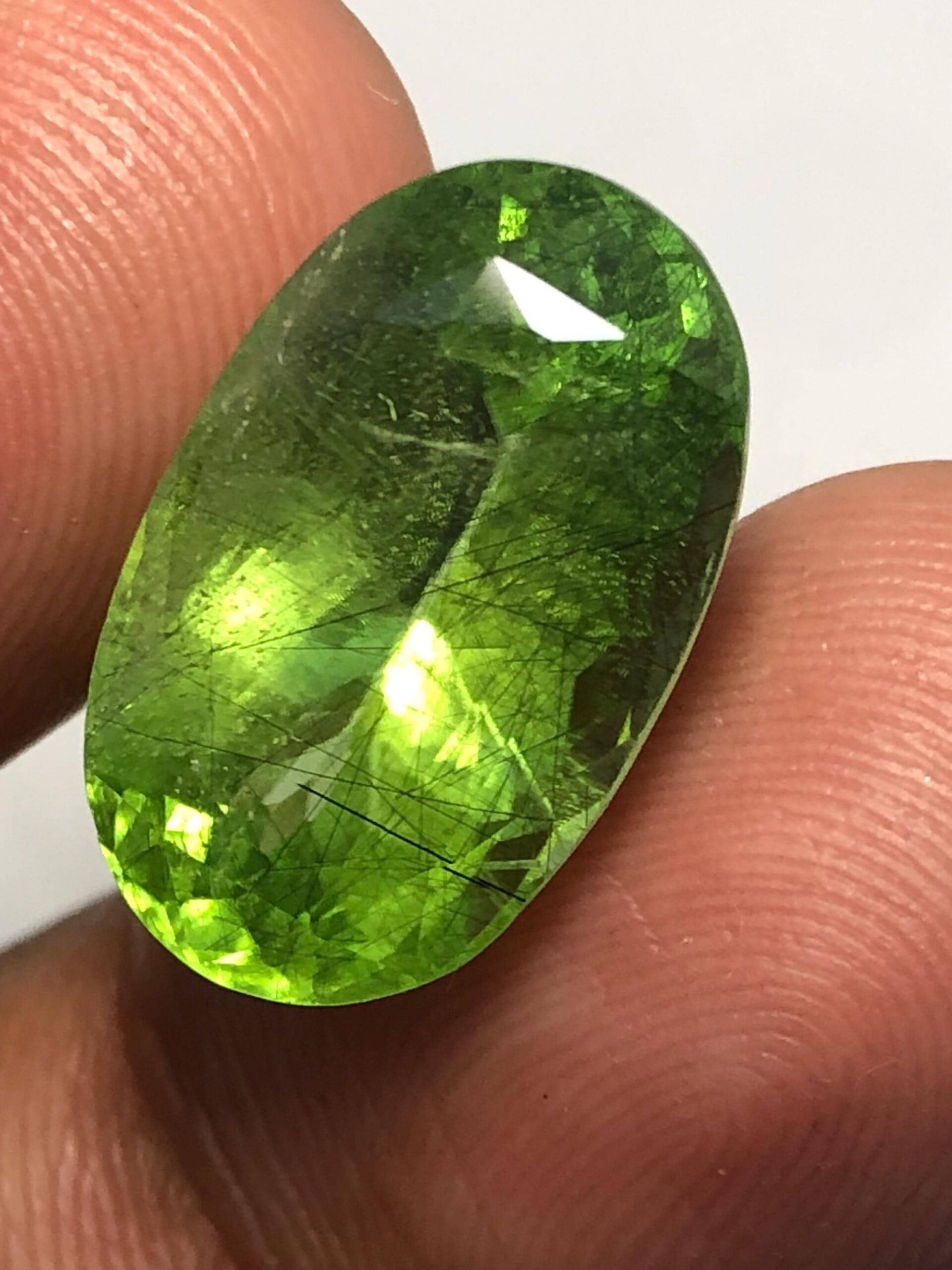 Natural Rutile Peridot Gemstone – Pakistan Green Oval Cut, 13.770 Carat - Image 4