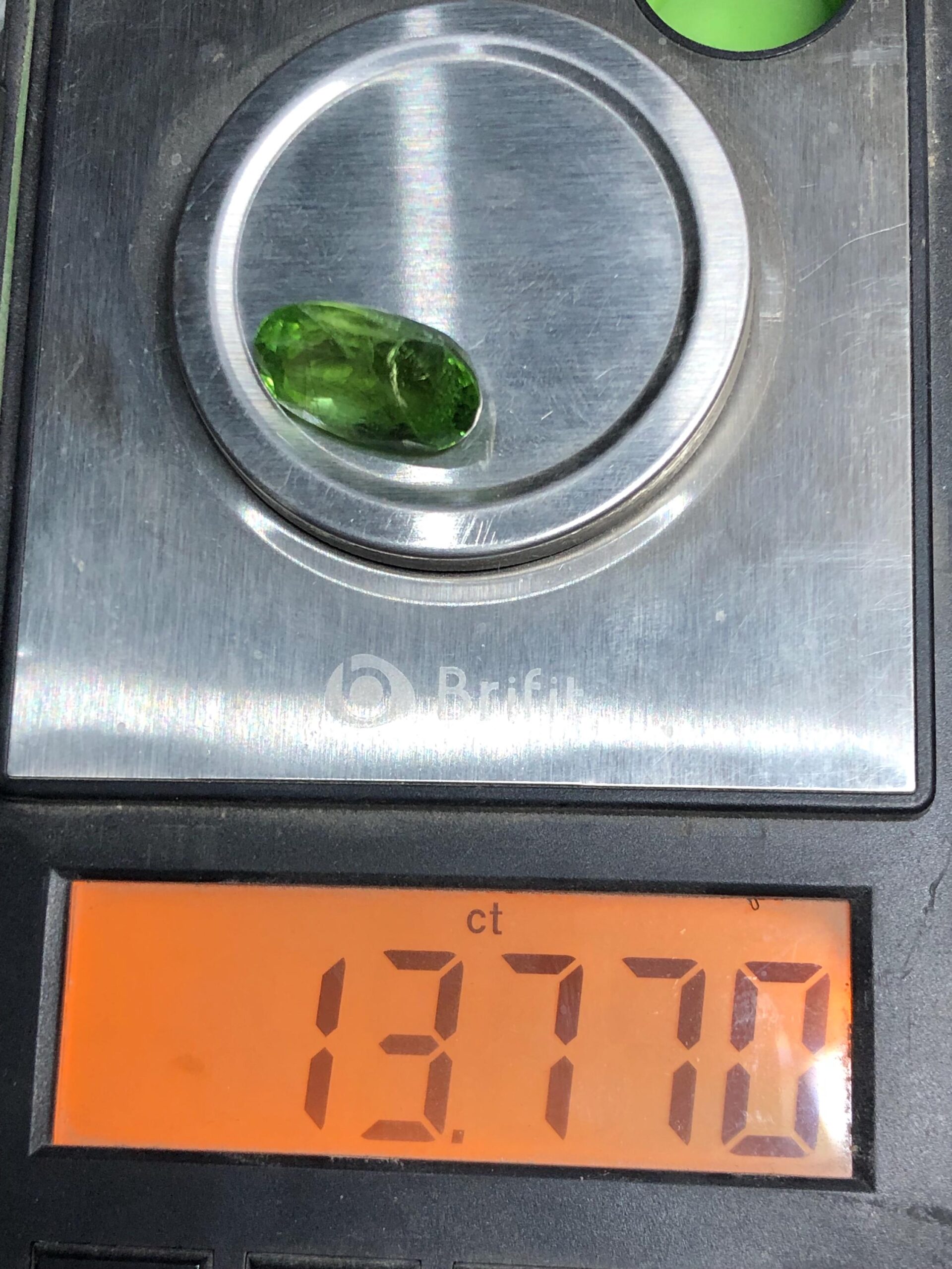 Natural Rutile Peridot Gemstone – Pakistan Green Oval Cut, 13.770 Carat - Image 7