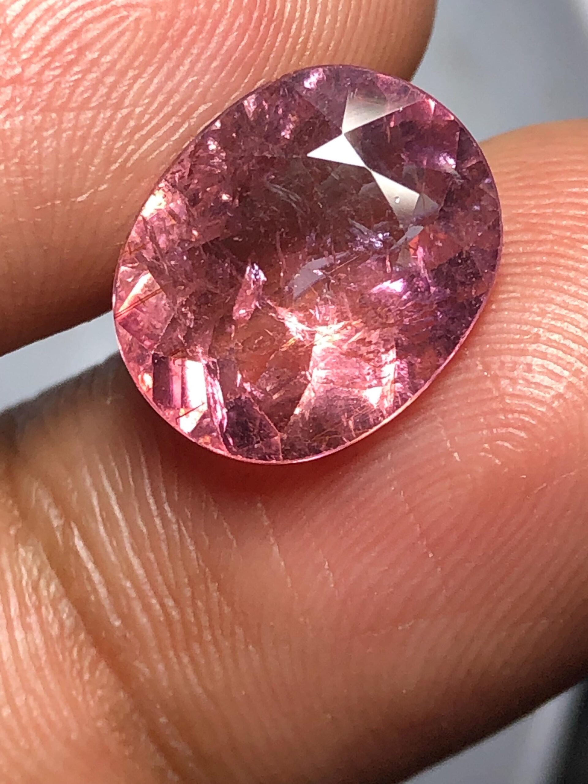 Natural Pink Tourmaline Oval Gemstone for Jewelry Making (4.28 Ct, 12.7x10.4 mm) - Image 5