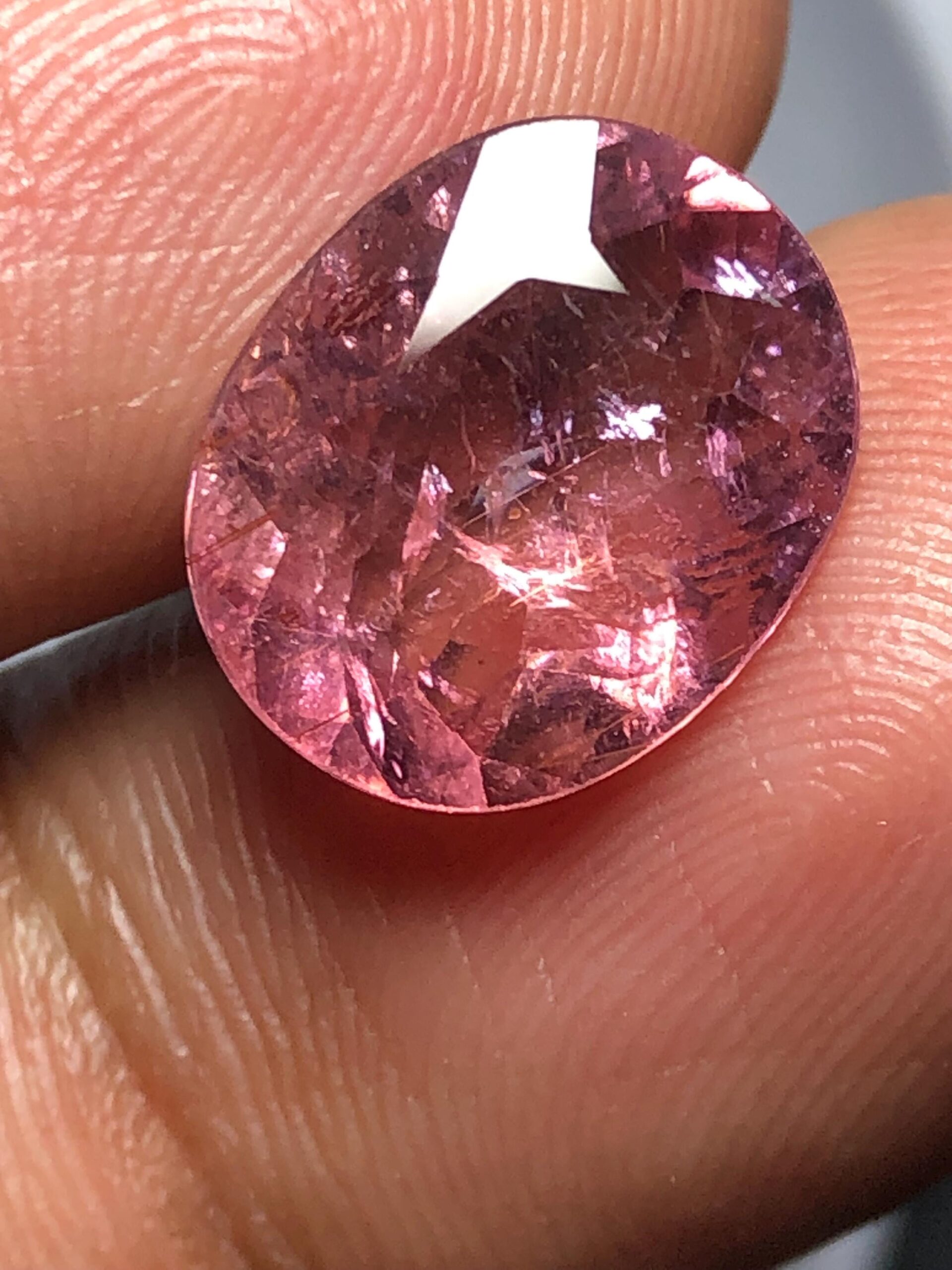 Natural Pink Tourmaline Oval Gemstone for Jewelry Making (4.28 Ct, 12.7x10.4 mm) - Image 2