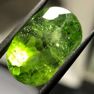 Natural 11.48 Carat Peridot Gemstone – Faceted Oval Cut | Vibrant Green Loose Gem