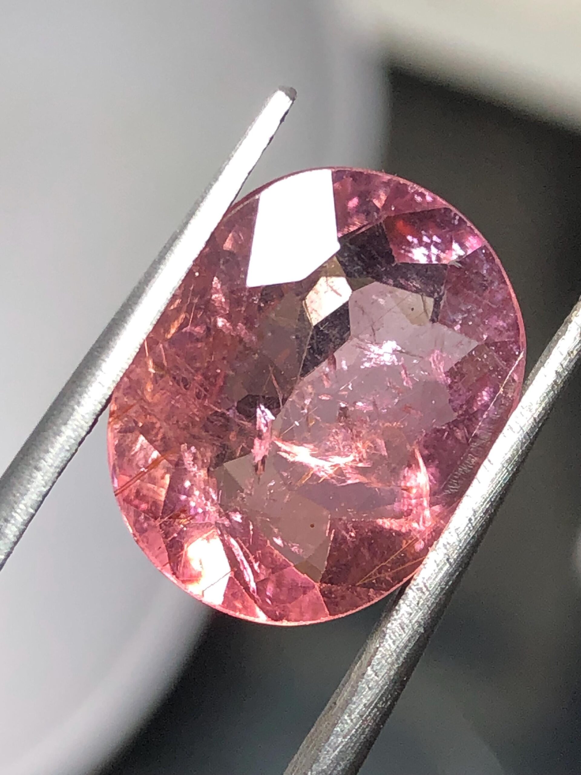 Natural Pink Tourmaline Oval Gemstone for Jewelry Making (4.28 Ct, 12.7x10.4 mm) - Image 9