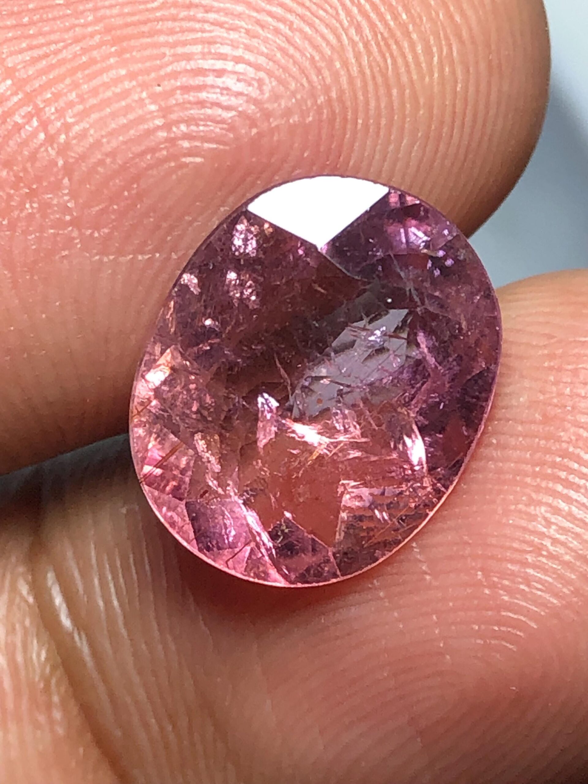 Natural Pink Tourmaline Oval Gemstone for Jewelry Making (4.28 Ct, 12.7x10.4 mm) - Image 4