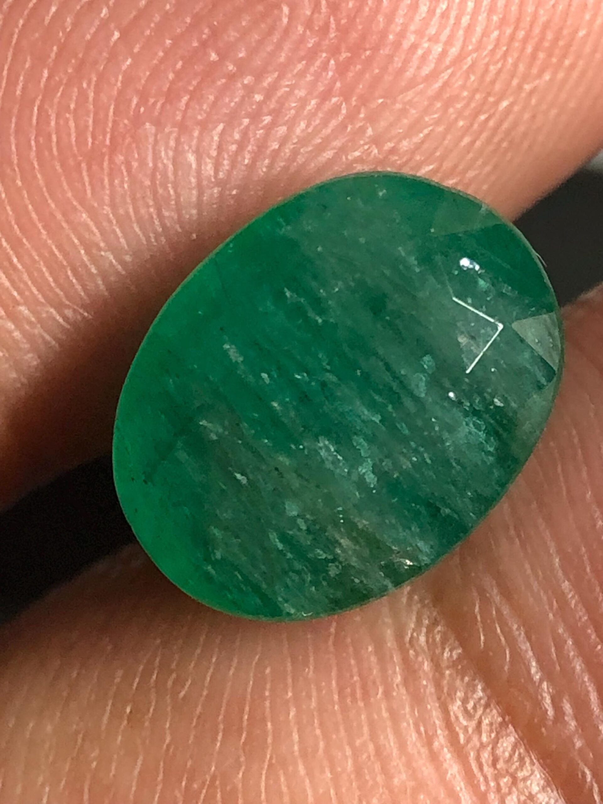 Natural Zambian Emerald 4.31 Carat Oval Cut Loose Gemstone for Ring Pendant - Image 4