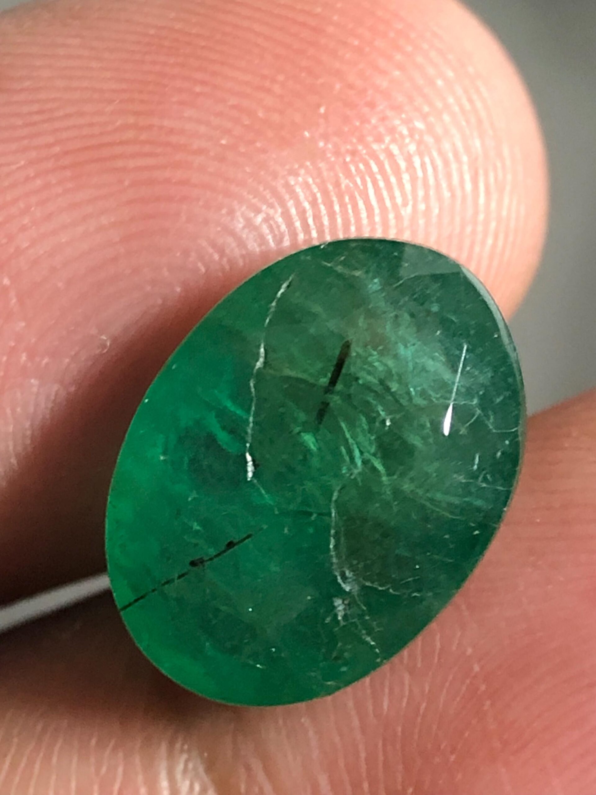 Natural Emerald 5.615 Carat Oval Cut | Vivid Green Color | Origin Zambia - Image 3