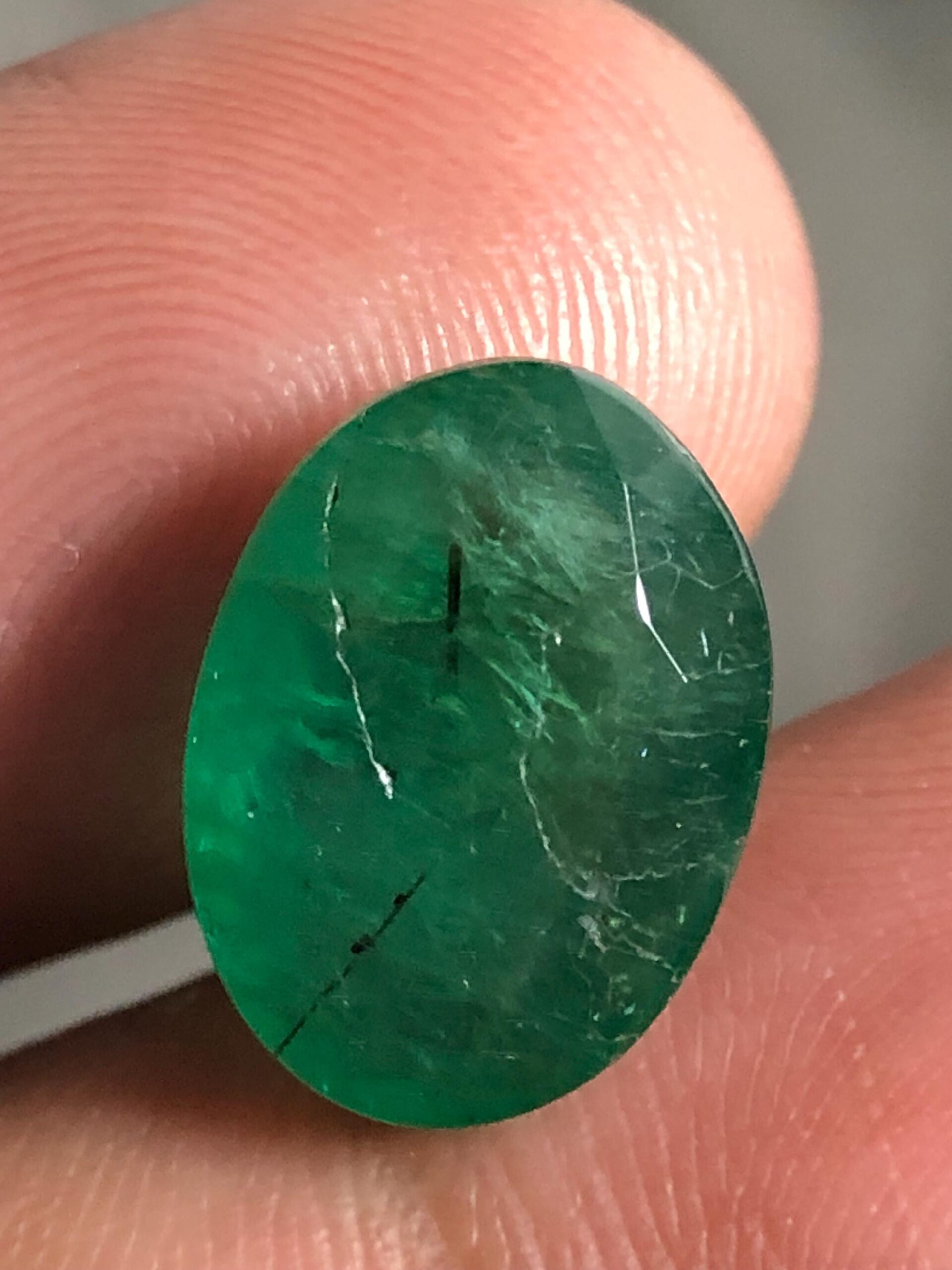 Natural Emerald 5.615 Carat Oval Cut | Vivid Green Color | Origin Zambia - Image 6