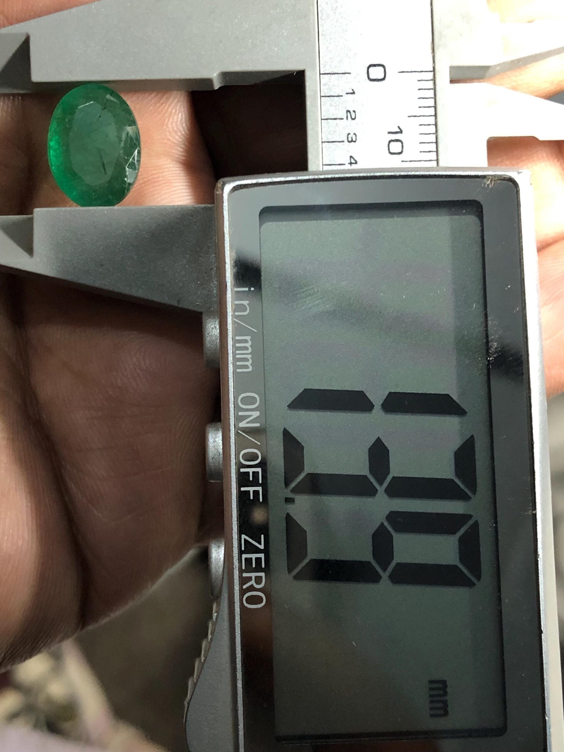 Natural Emerald 5.615 Carat Oval Cut | Vivid Green Color | Origin Zambia - Image 9