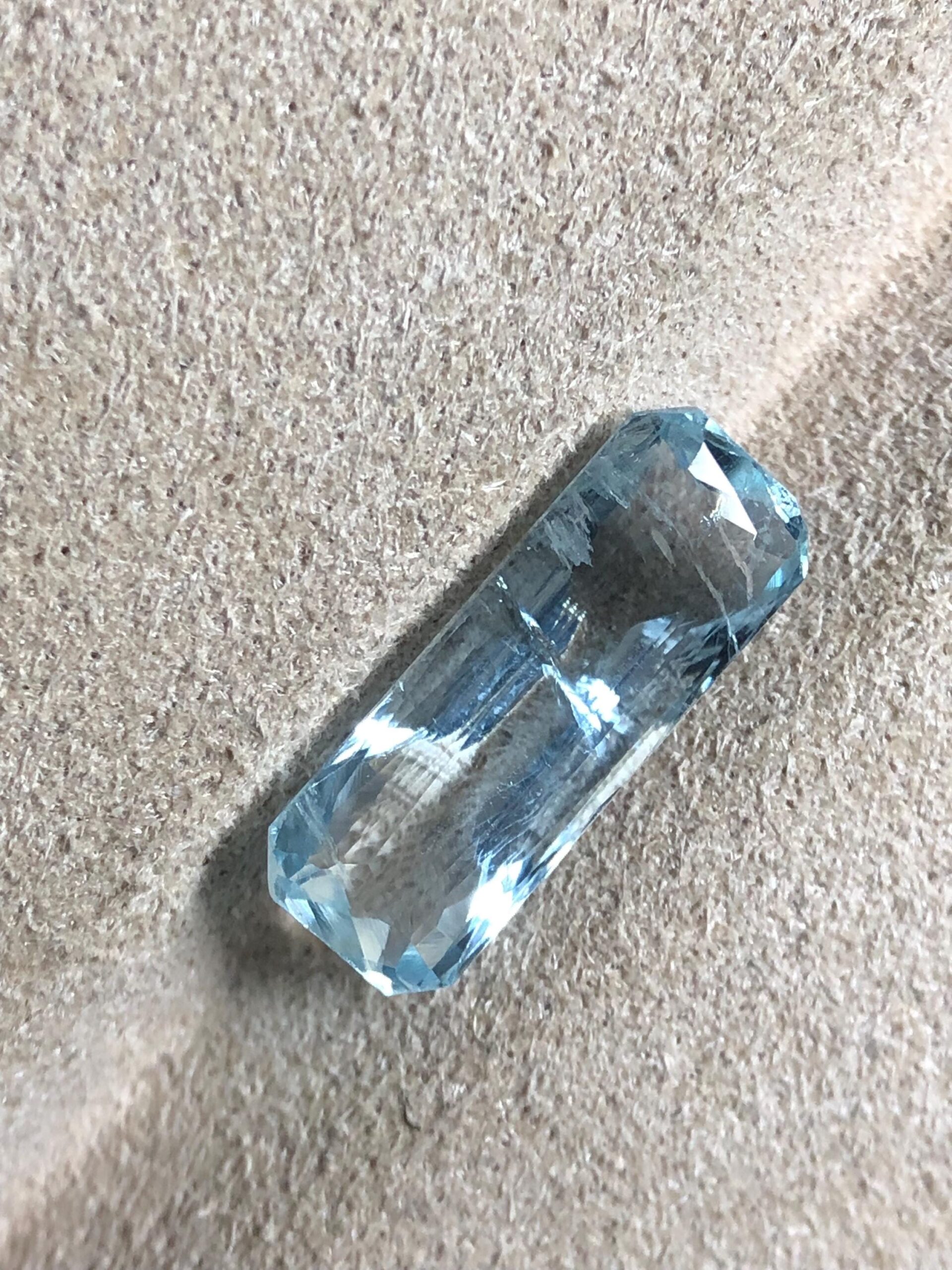 Natural Aquamarine Emerald Cut Gemstone, Light Blue Faceted Crystal (15.1x5.6 mm) - Image 9