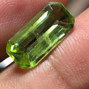 Natural Peridot Emerald Cut Gemstone, Pakistan Olive Green Peridot (14x6.8 mm)
