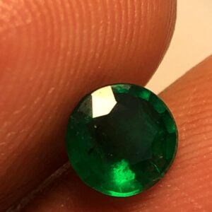 Natural Swat Emerald 0.61 Ct Round Cut Gemstone – Deep Green for Rings, May Birthstone