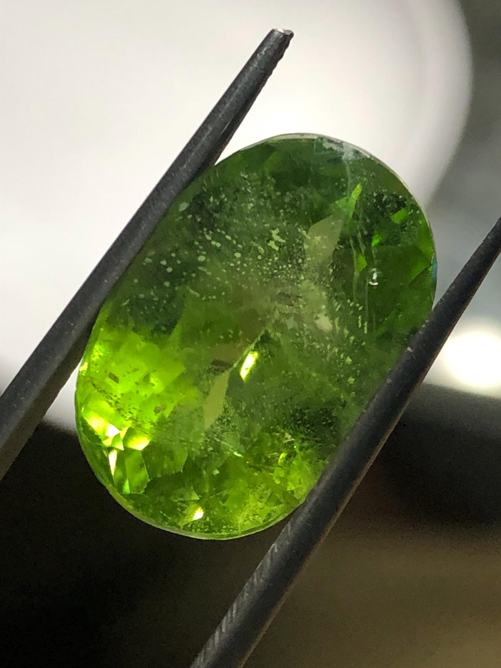 Natural 11.48 Carat Peridot Gemstone – Faceted Oval Cut | Vibrant Green Loose Gem - Image 2