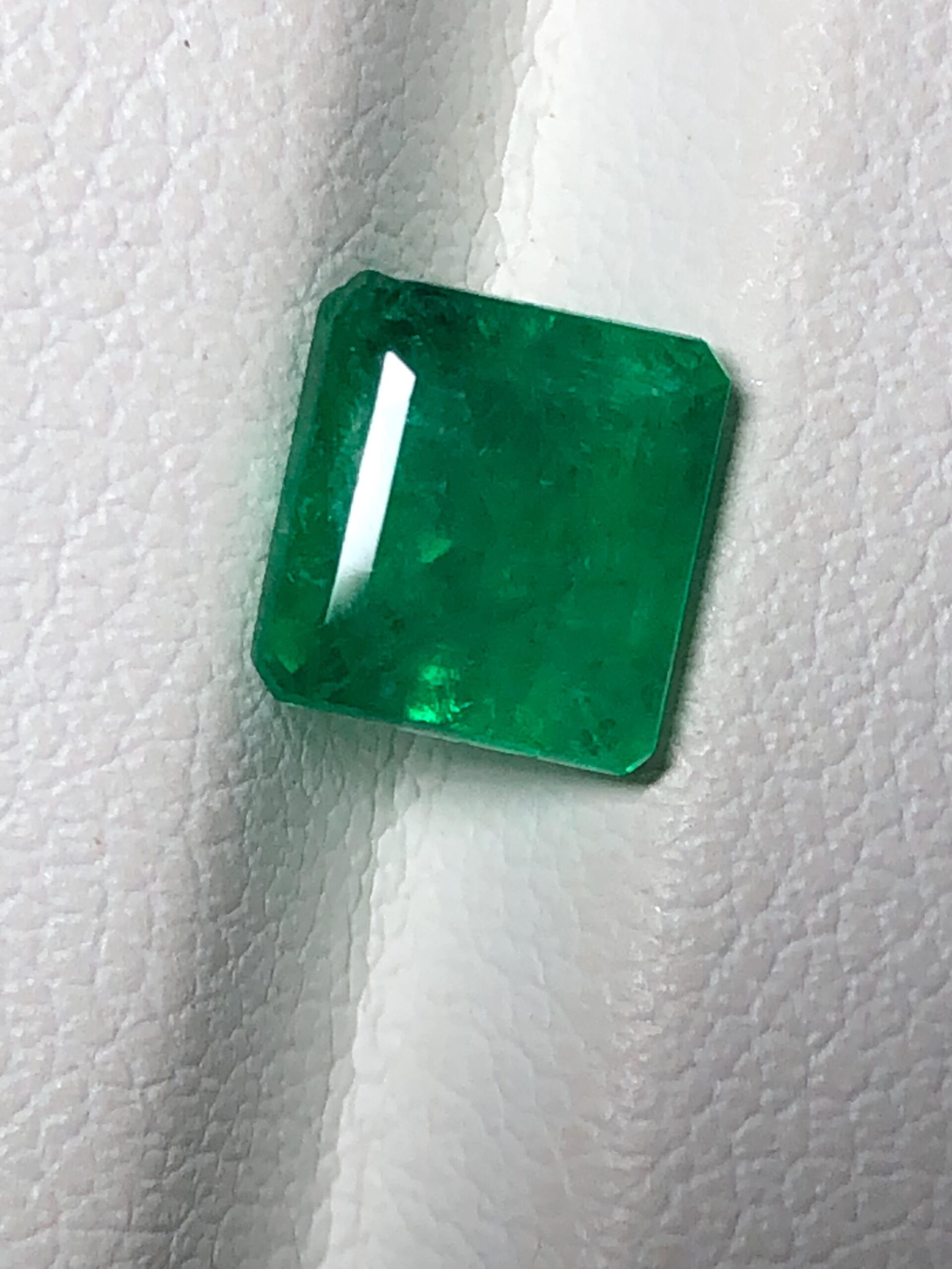 Natural Swat Pakistan Emerald: 1.44 Ct Emerald Cut Loose Gemstone (6.7x6.3mm) - Image 4