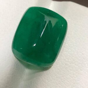 Zambian Emerald Cabochon: 7.78 Carat Oval Green Gemstone