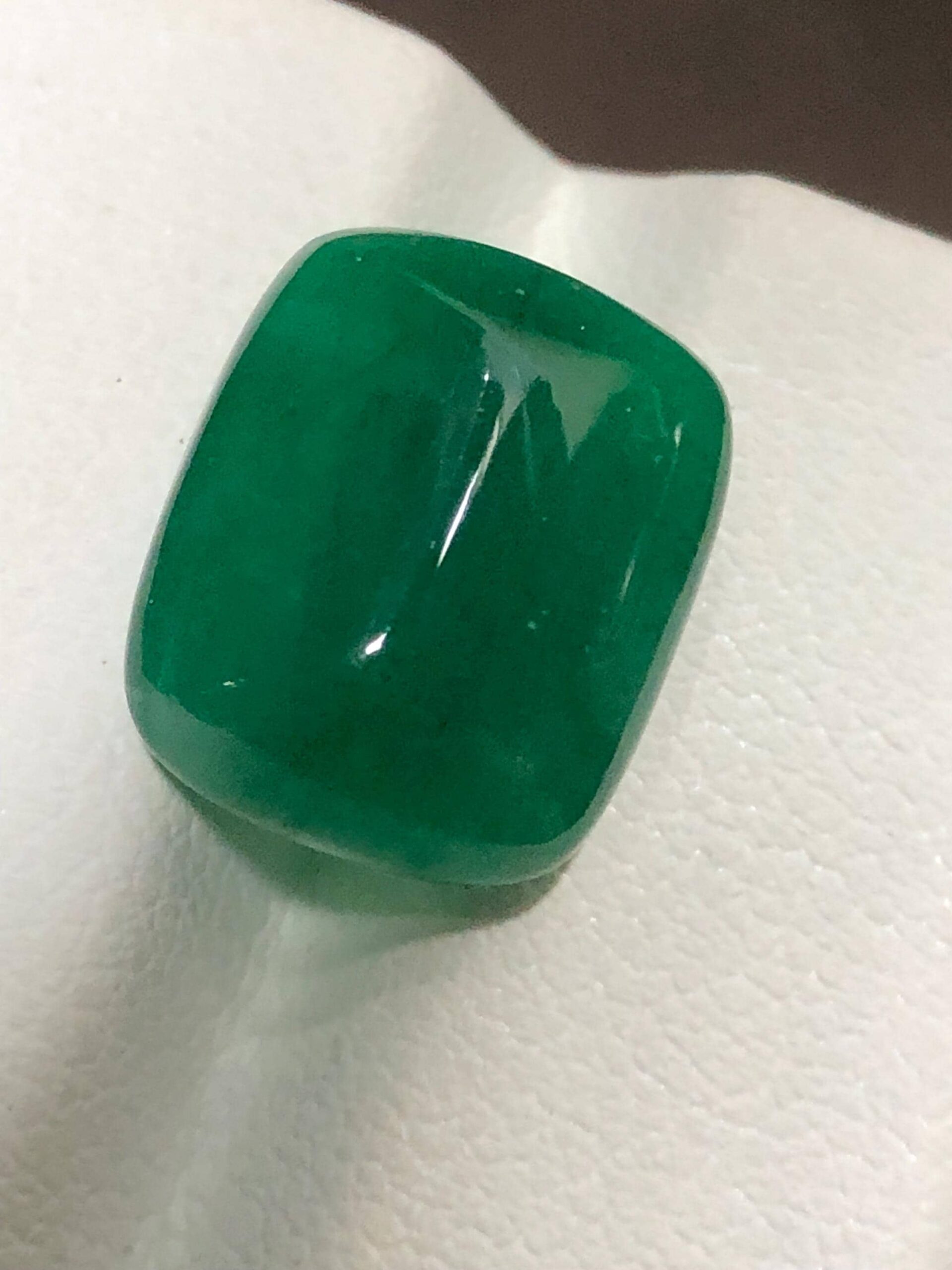 Zambian Emerald Cabochon: 7.78 Carat Oval Green Gemstone