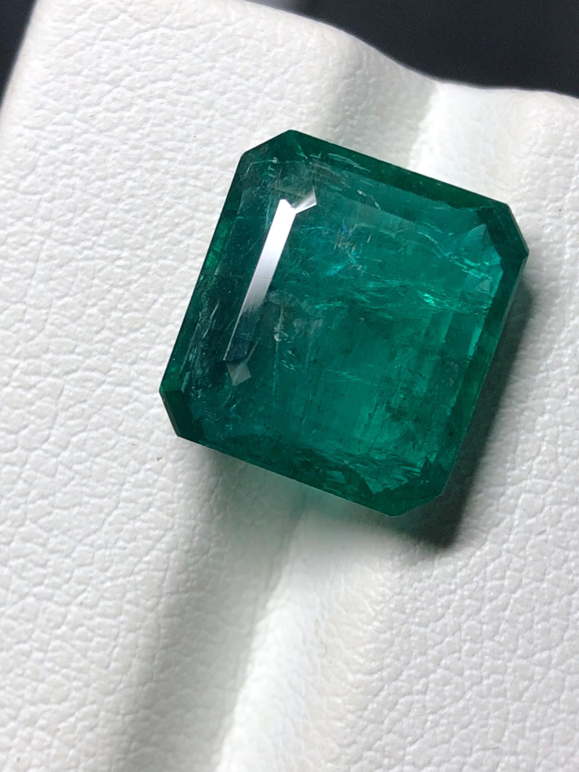 Natural Zambian Emerald Gemstone, 6.05 Ct Emerald Cut for Jewelry Making - Image 4
