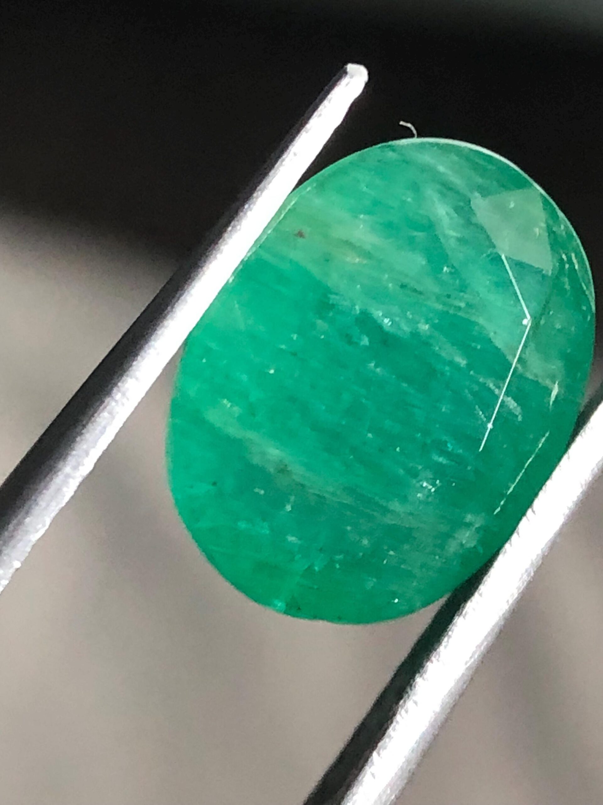 Natural Zambian Emerald 4.31 Carat Oval Cut Loose Gemstone for Ring Pendant - Image 2