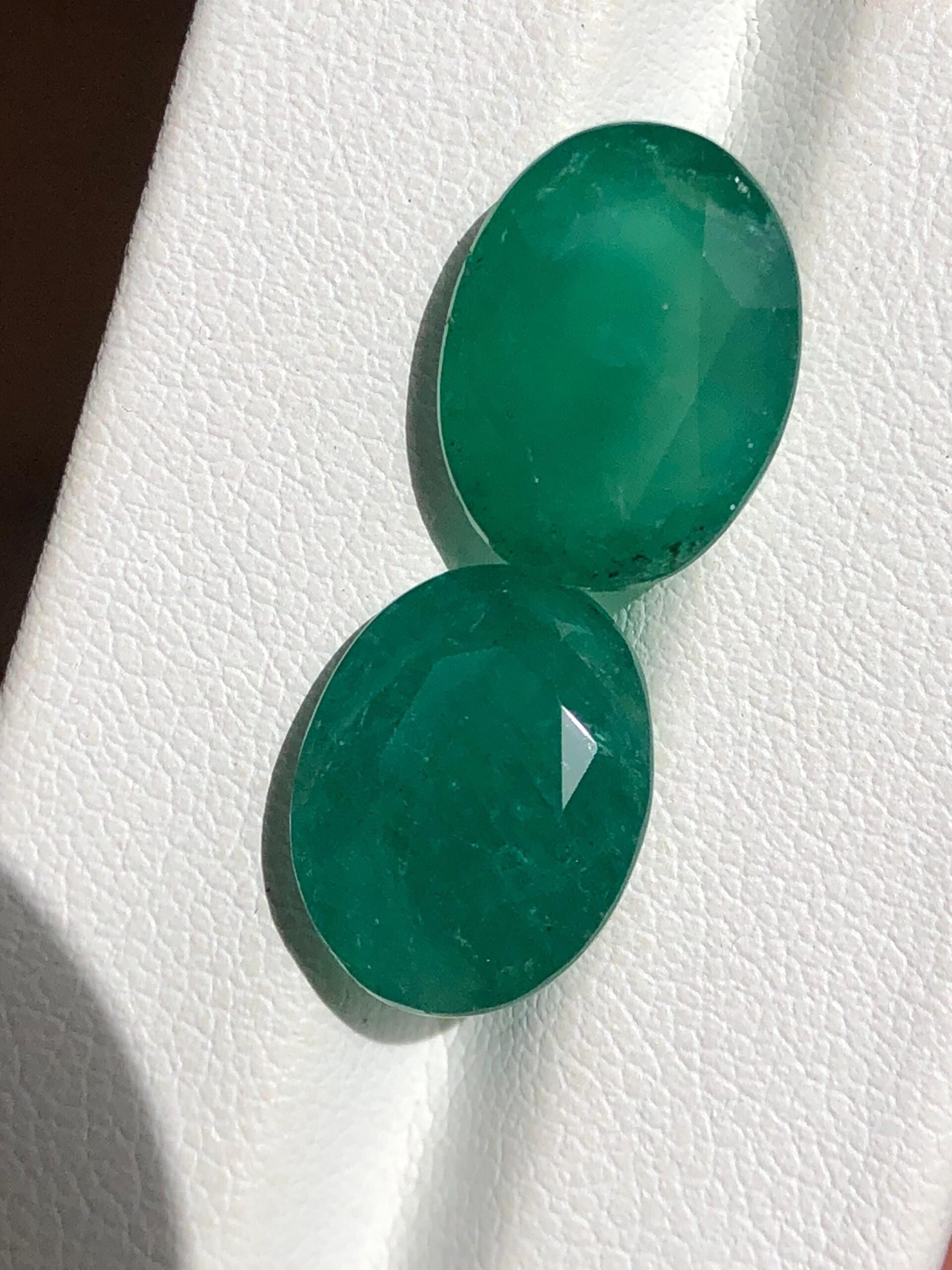 Natural Zambian Emerald Pair 11.40 Ct Oval Matching Green Gemstones - Image 5