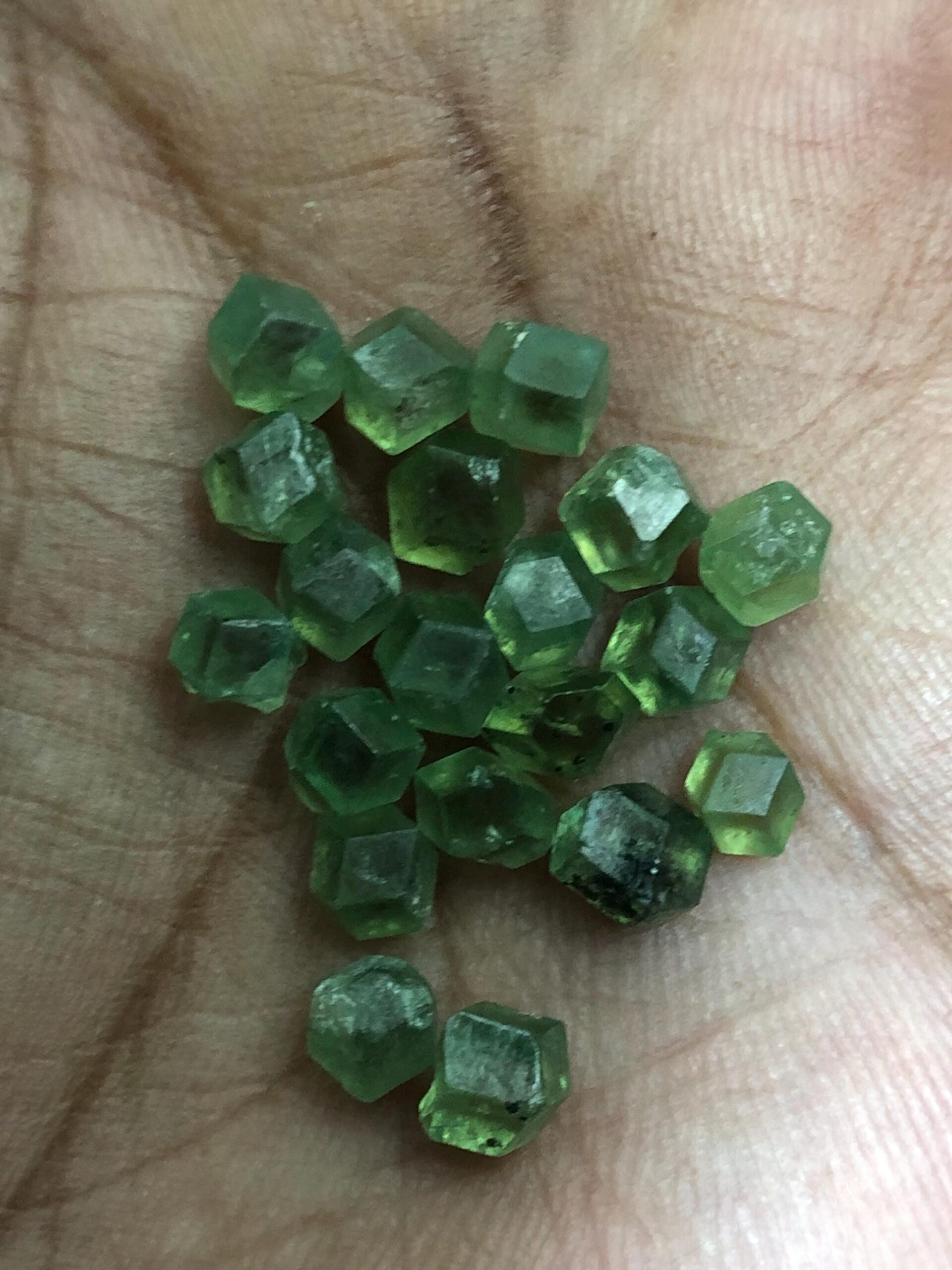 Natural Demantoid Garnet Lot – 21.20 Carats | 20 Pieces | 4.5–6.5 mm - Image 2