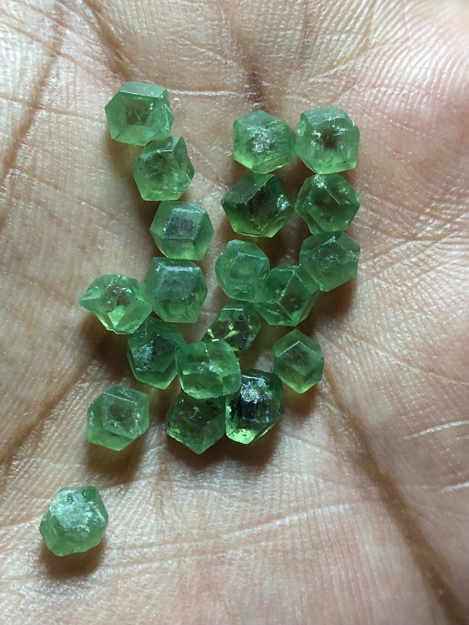 Natural Demantoid Garnet Lot – 21.20 Carats | 20 Pieces | 4.5–6.5 mm - Image 4