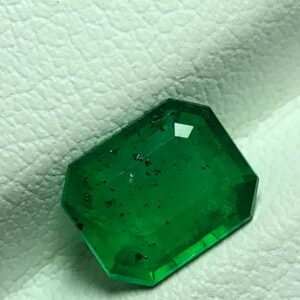 Natural Swat Pakistan Emerald – 0.96 Carat | Deep Green Gemstone | Loose Emerald